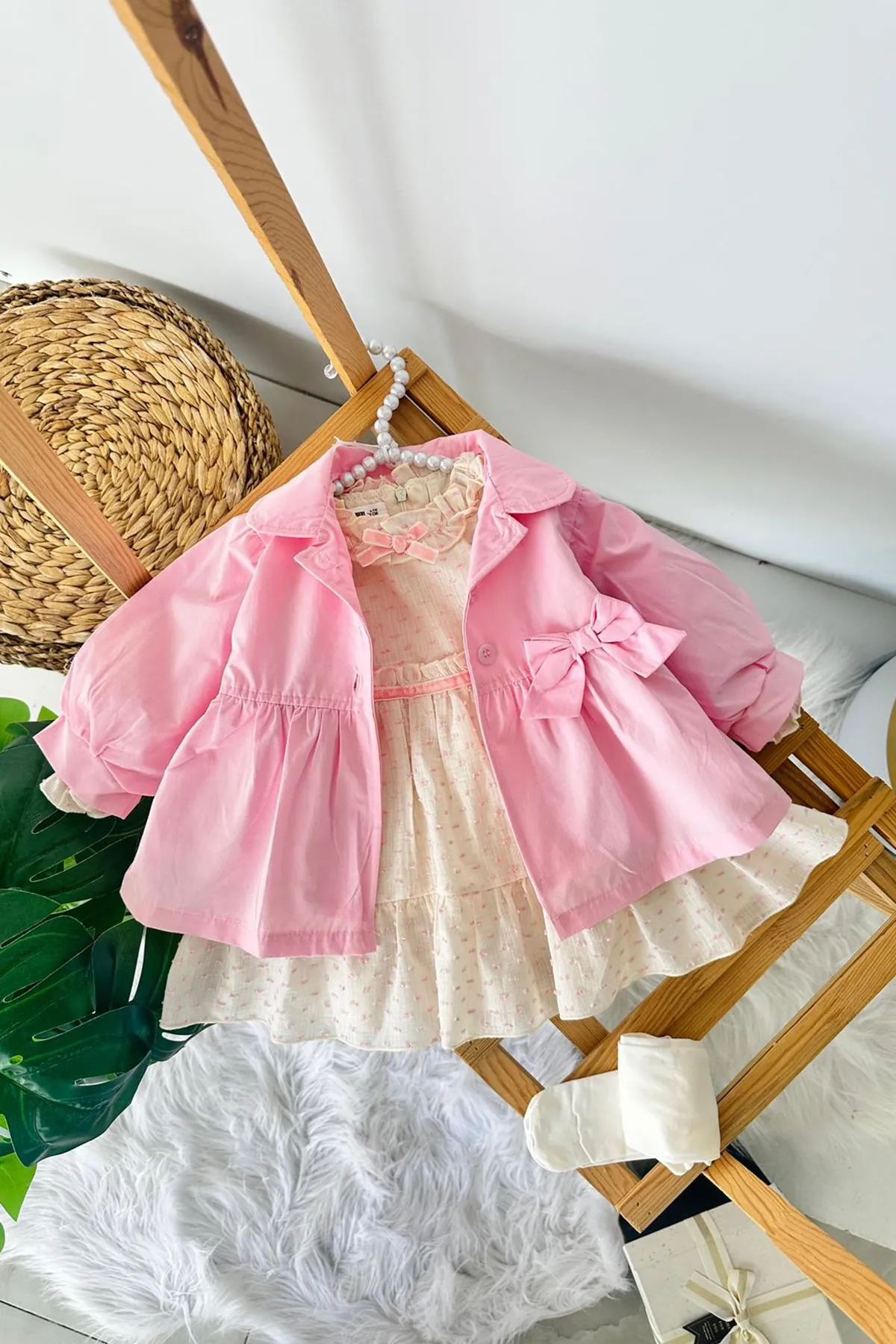 Miniğimin Cicileri Trençli Fiyonk Detaylı Elbiseli Kız Bebek 3 lü Takım - Pembe