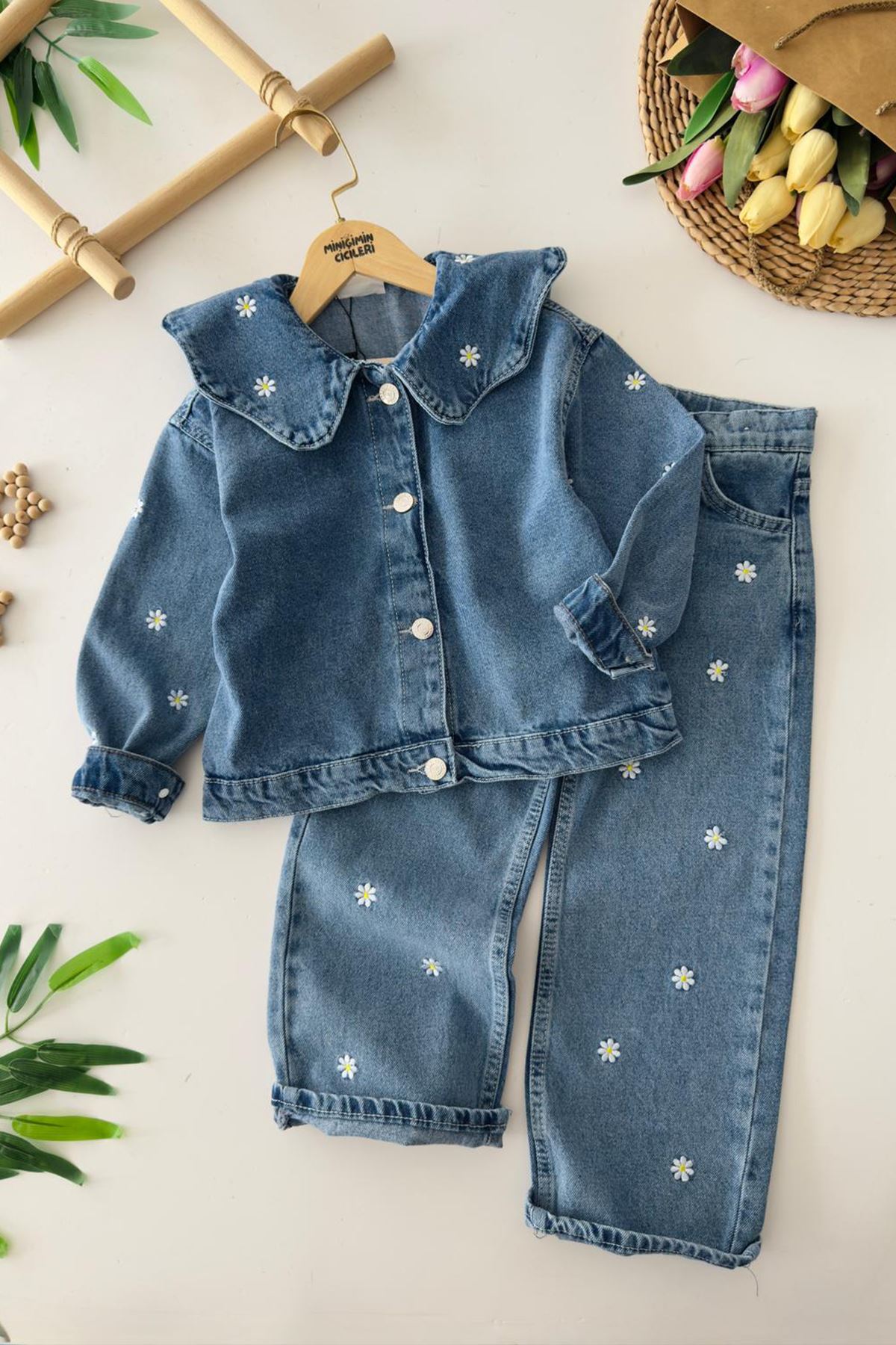 Miniğimin Cicileri Asimetrik Yaka Detaylı Papatya İşleme Detaylı Kız Çocuk Kot Ceketli Takım - Mavi