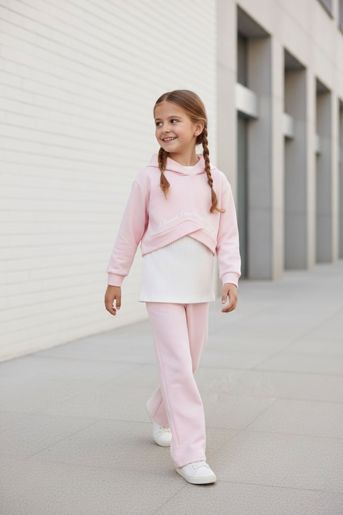 Miniğimin Cicileri Yazı Baskılı Crop Sweatshirt ve Bol Paça Kız Çocuk Eşofman Takımı - Pembe