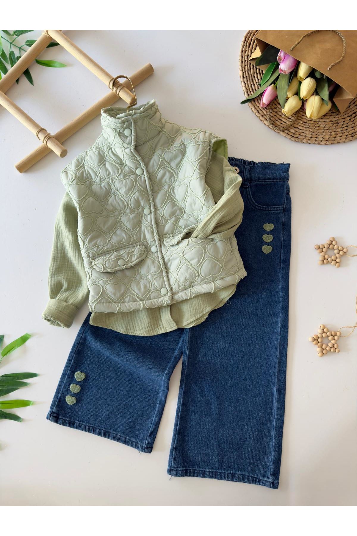 Miniğimin Cicileri Kalp Detaylı Şişme Yelekli Kız Çocuk Müslin Gömlekli 3 lü Takım - Yeşil