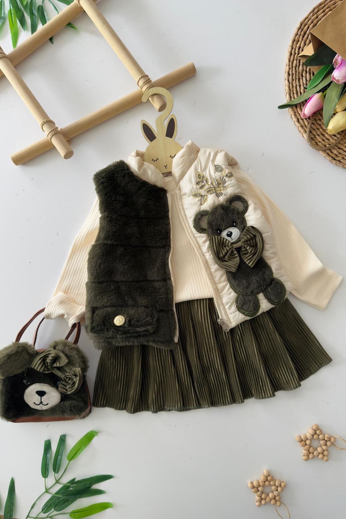 Miniğimin Cicileri Peluş Ayıcık Detaylı Yelekli Kız Çocuk Çantalı 4 lü Takım - Kına Yeşili