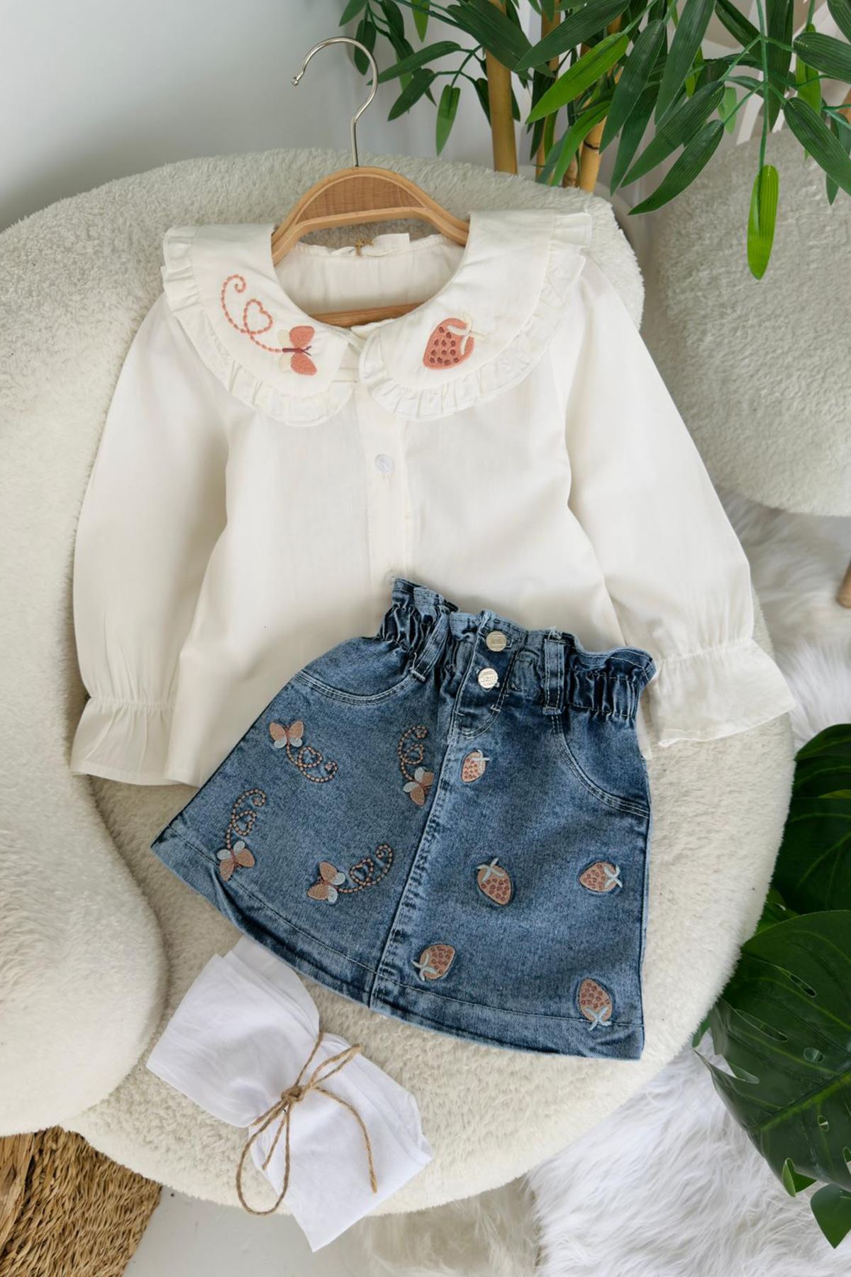 Miniğimin Cicileri Çilek İşleme Detaylı Kot Etekli 3 lü Takım - Ekru