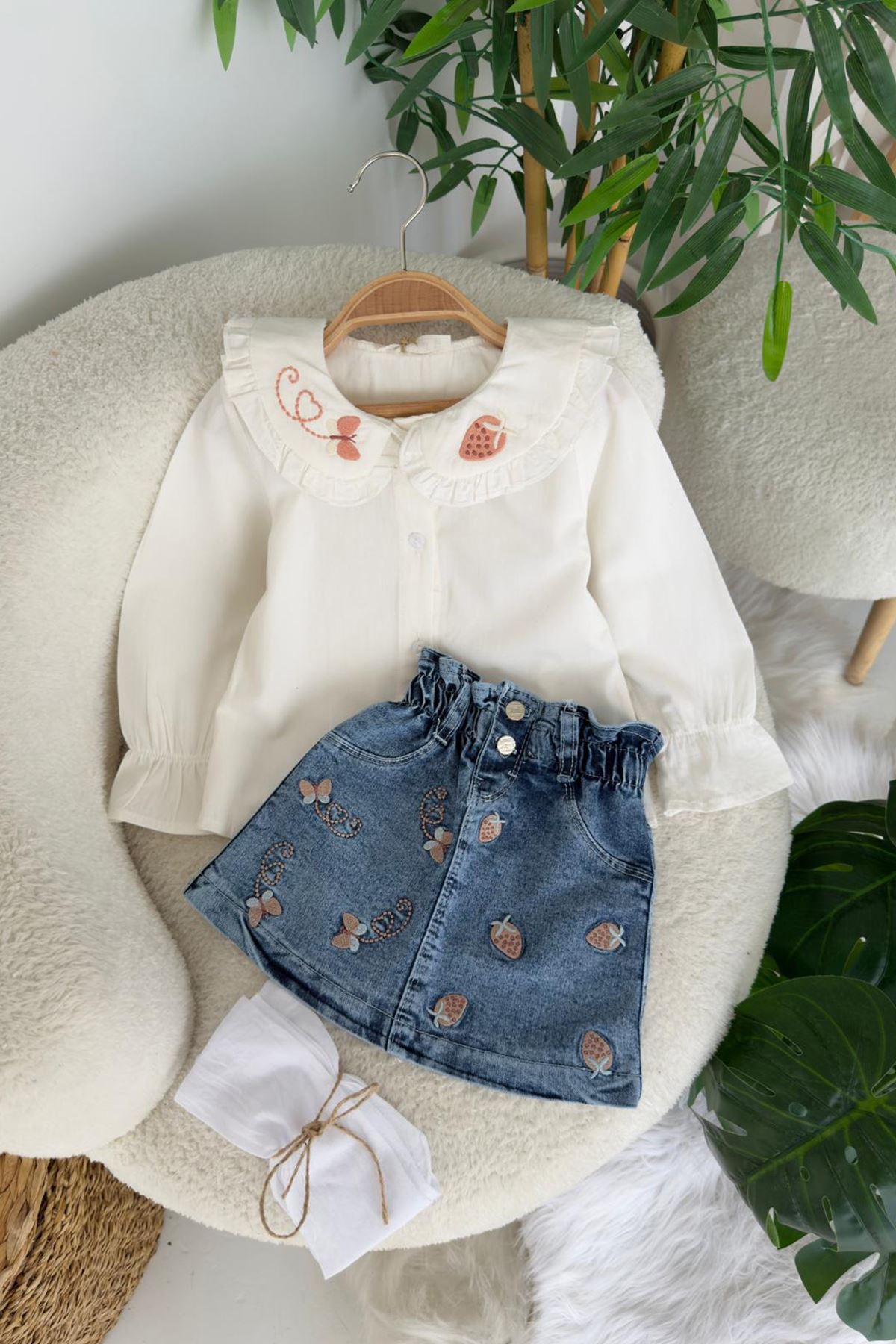 Miniğimin Cicileri Çilek İşleme Detaylı Kot Etekli 3 lü Takım - Ekru