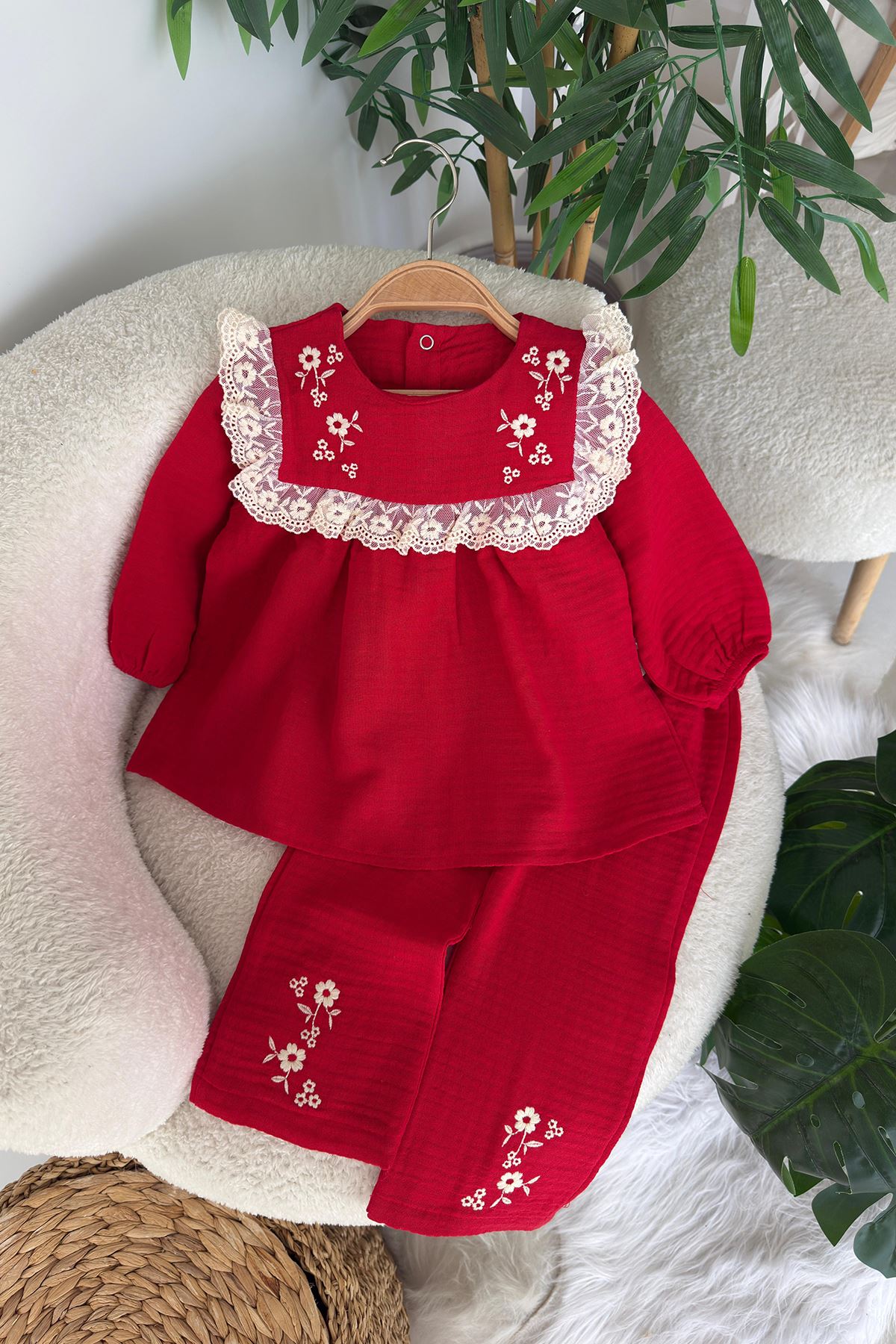 Miniğimin Cicileri Müslin Fisto Detaylı Çiçek İşleme Kız Çocuk 2 li Takım - Kırmızı