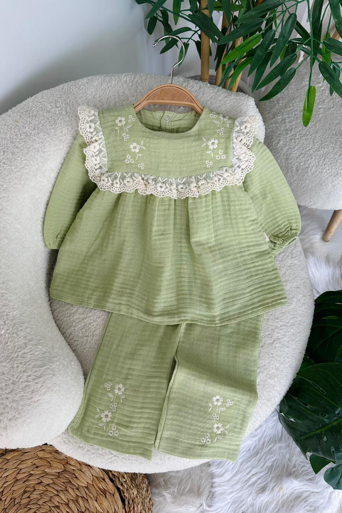 Miniğimin Cicileri Müslin Fisto Detaylı Çiçek İşleme Kız Çocuk 2 li Takım - Yeşil