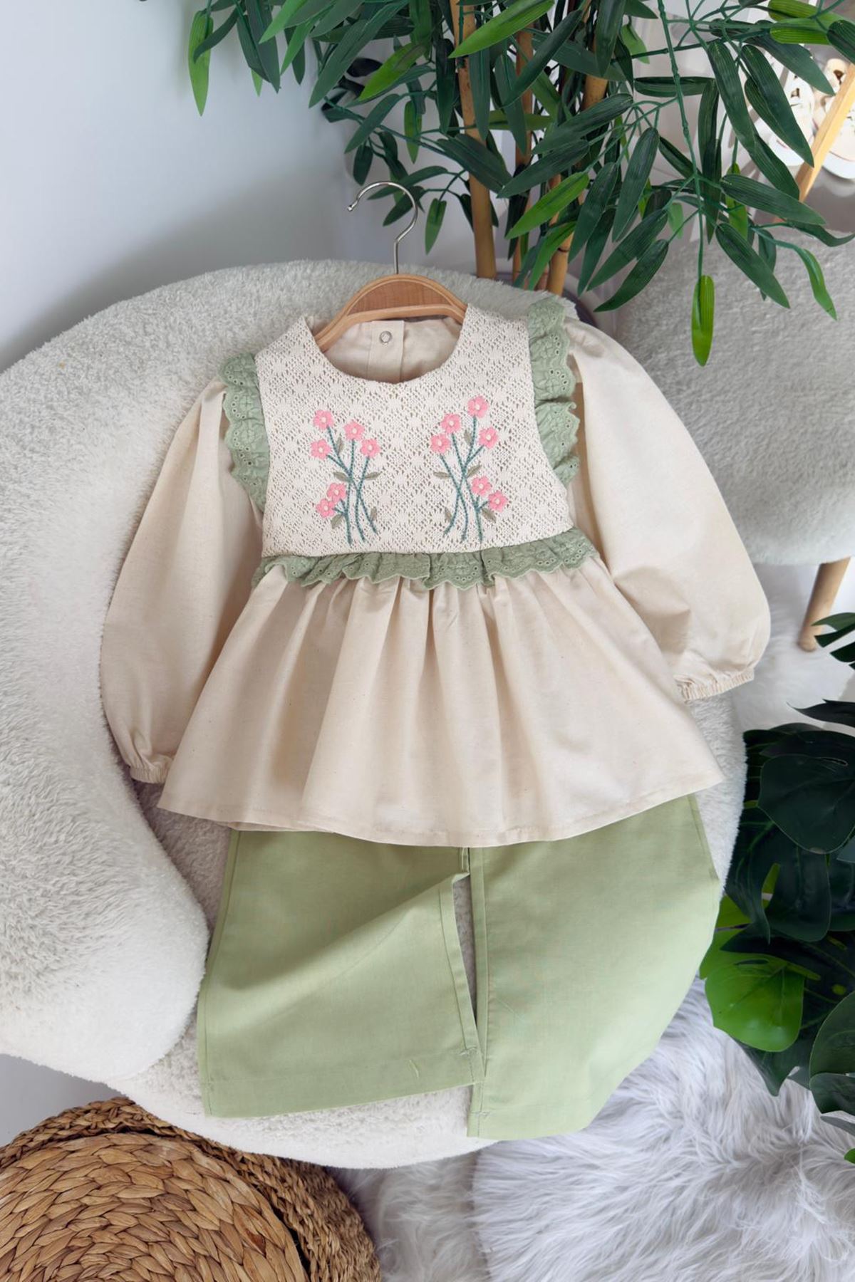 Miniğimin Cicileri Fistolu Çiçek Dantel Detaylı Vintage Kız Çocuk 2 li Takım - Yeşil