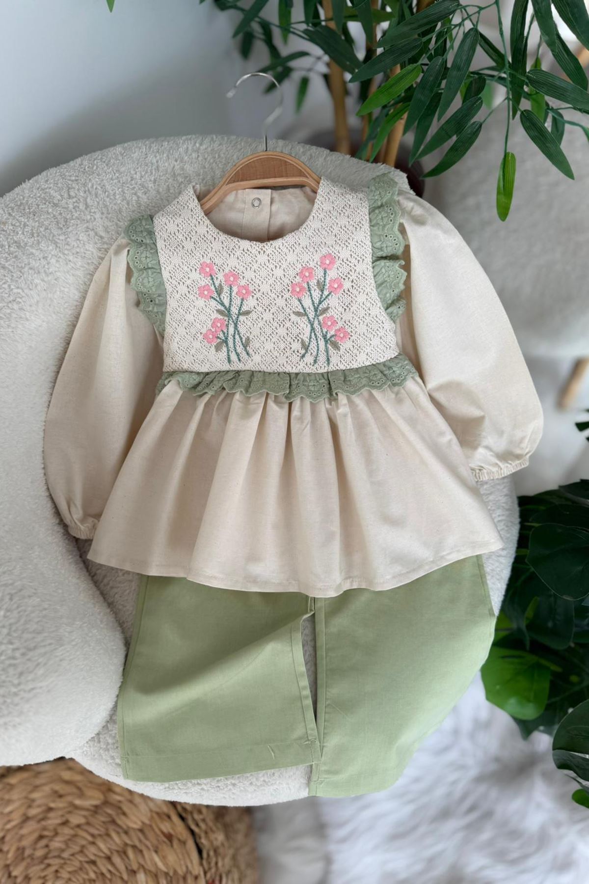 Miniğimin Cicileri Fistolu Çiçek Dantel Detaylı Vintage Kız Çocuk 2 li Takım - Yeşil