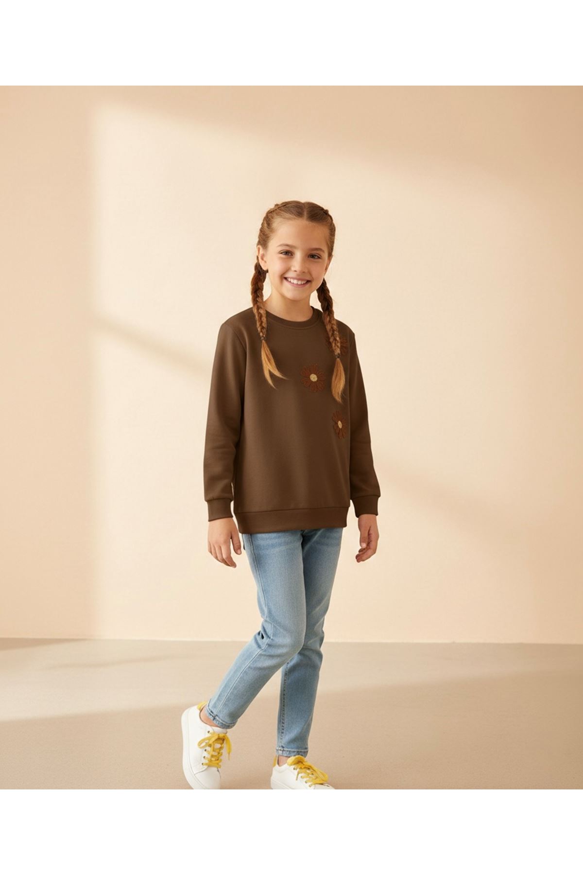 Miniğimin Cicileri Pul Çiçek İşlemeli Kız Çocuk Sweat - Kahve