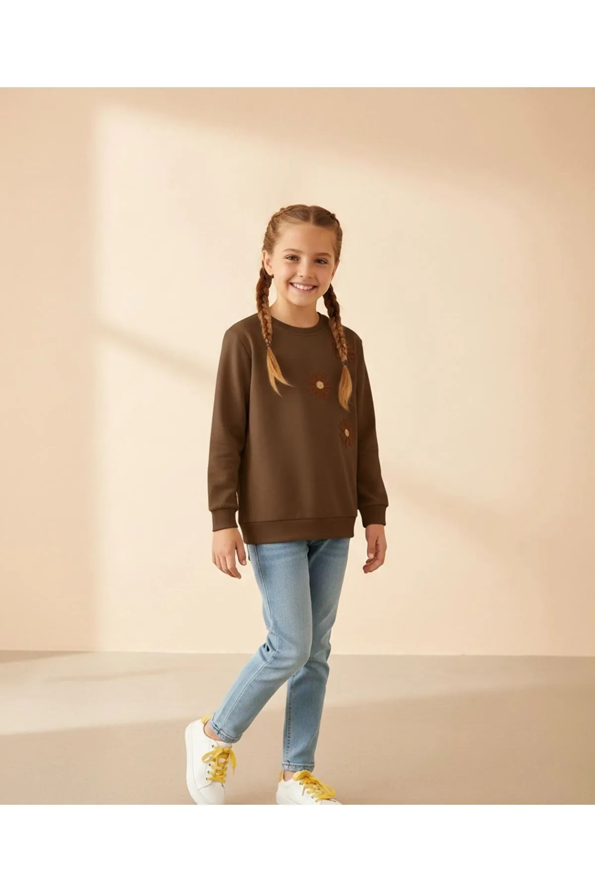 Miniğimin Cicileri Pul Çiçek İşlemeli Kız Çocuk Sweat - Kahve