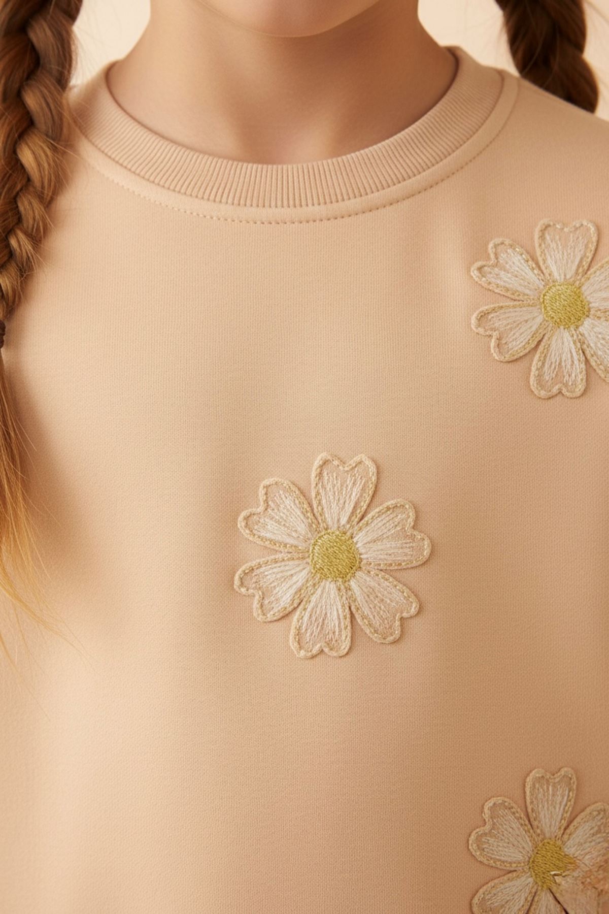 Miniğimin Cicileri Pul Çiçek İşlemeli Kız Çocuk Sweat - Krem