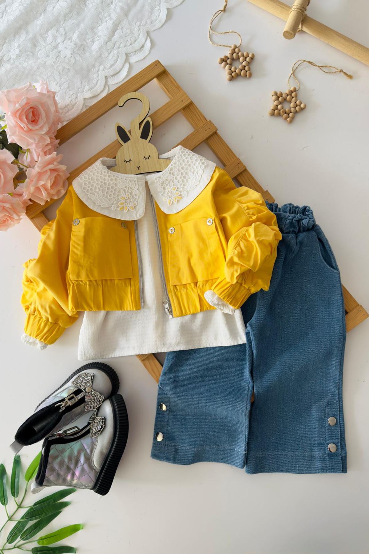 Miniğimin Cicileri Yaka Dantel Detaylı Ceketli 3 lü Kız Çocuk Takım - Sarı