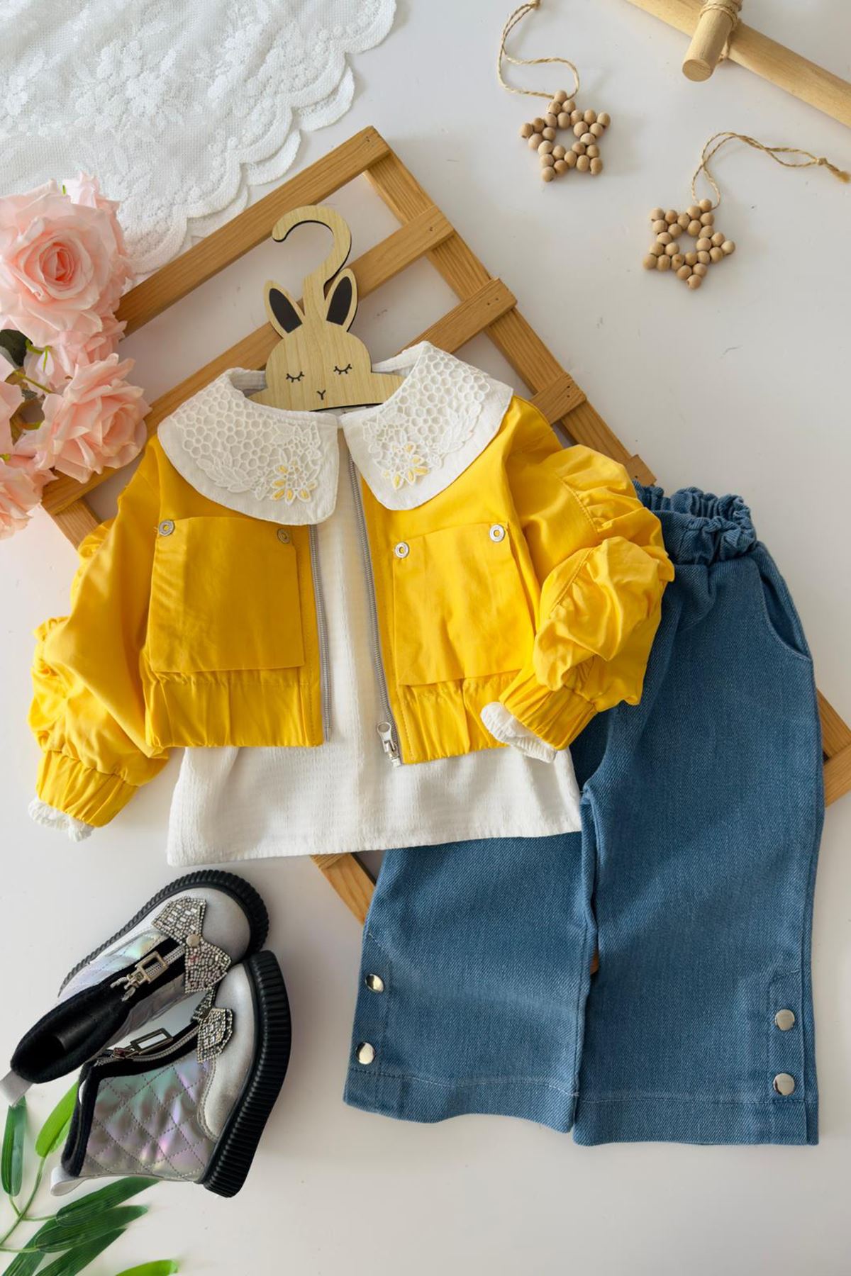 Miniğimin Cicileri Yaka Dantel Detaylı Ceketli 3 lü Kız Çocuk Takım - Sarı