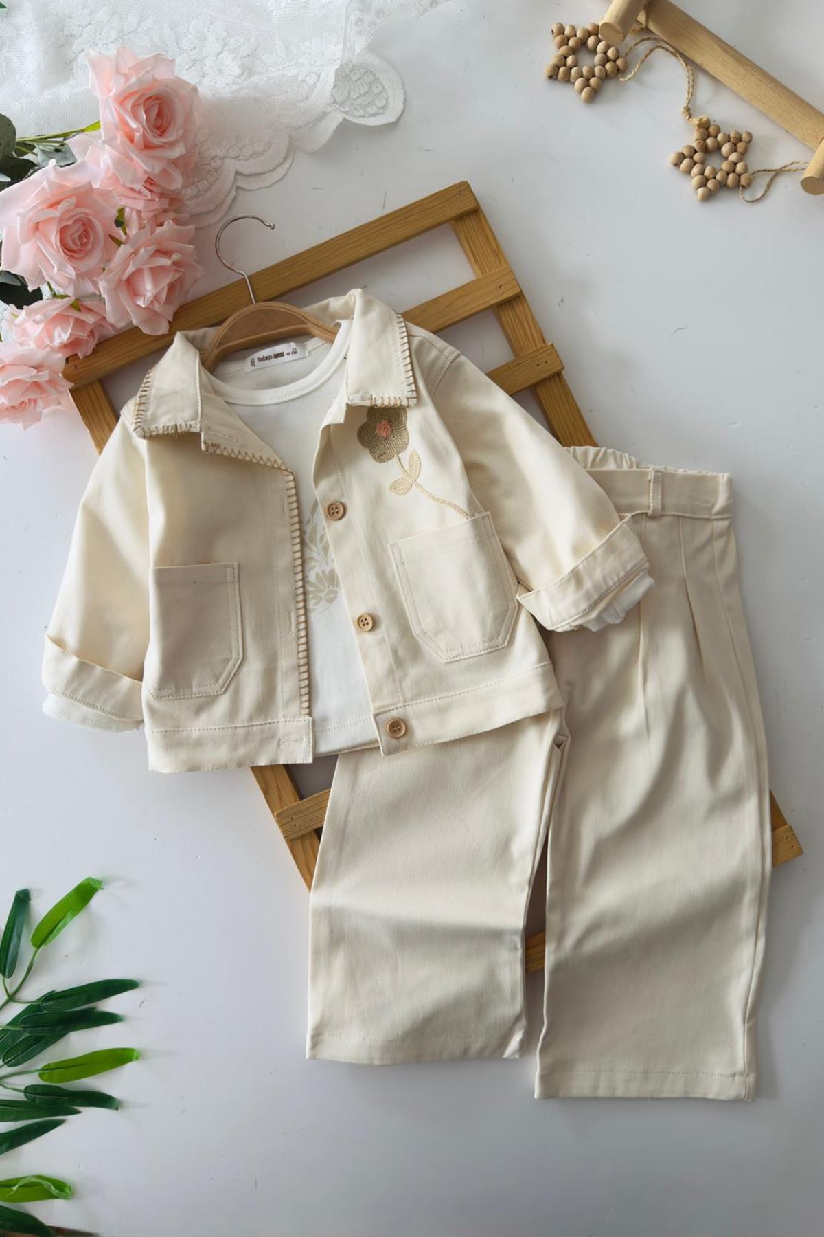 Miniğimin Cicileri Çiçek İşleme Detaylı 3 lü Pamuk Keten Takım - Krem