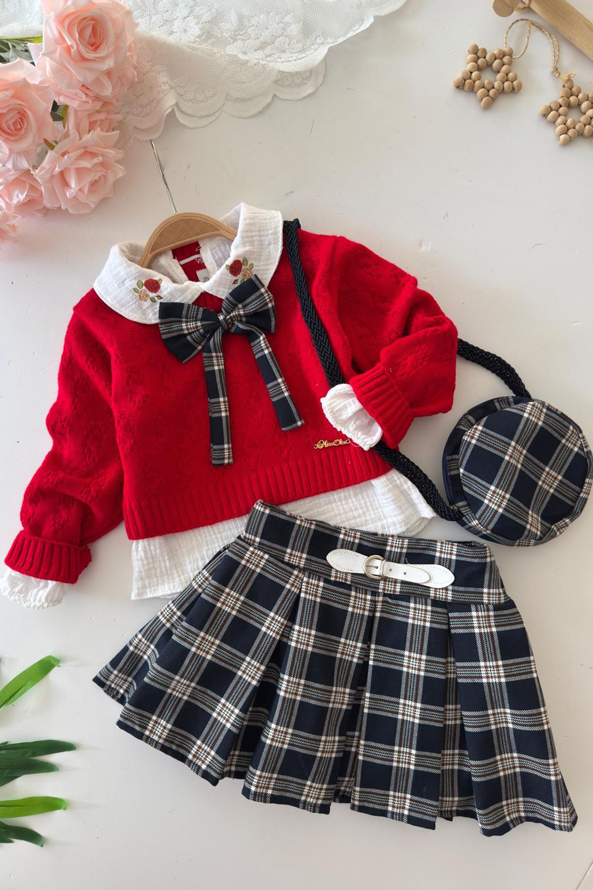 Miniğimin Cicileri Fiyonk Triko Kazaklı Ekose PileLi Şort Etekli Kız Çocuk 4 lü Takım - Kırmızı