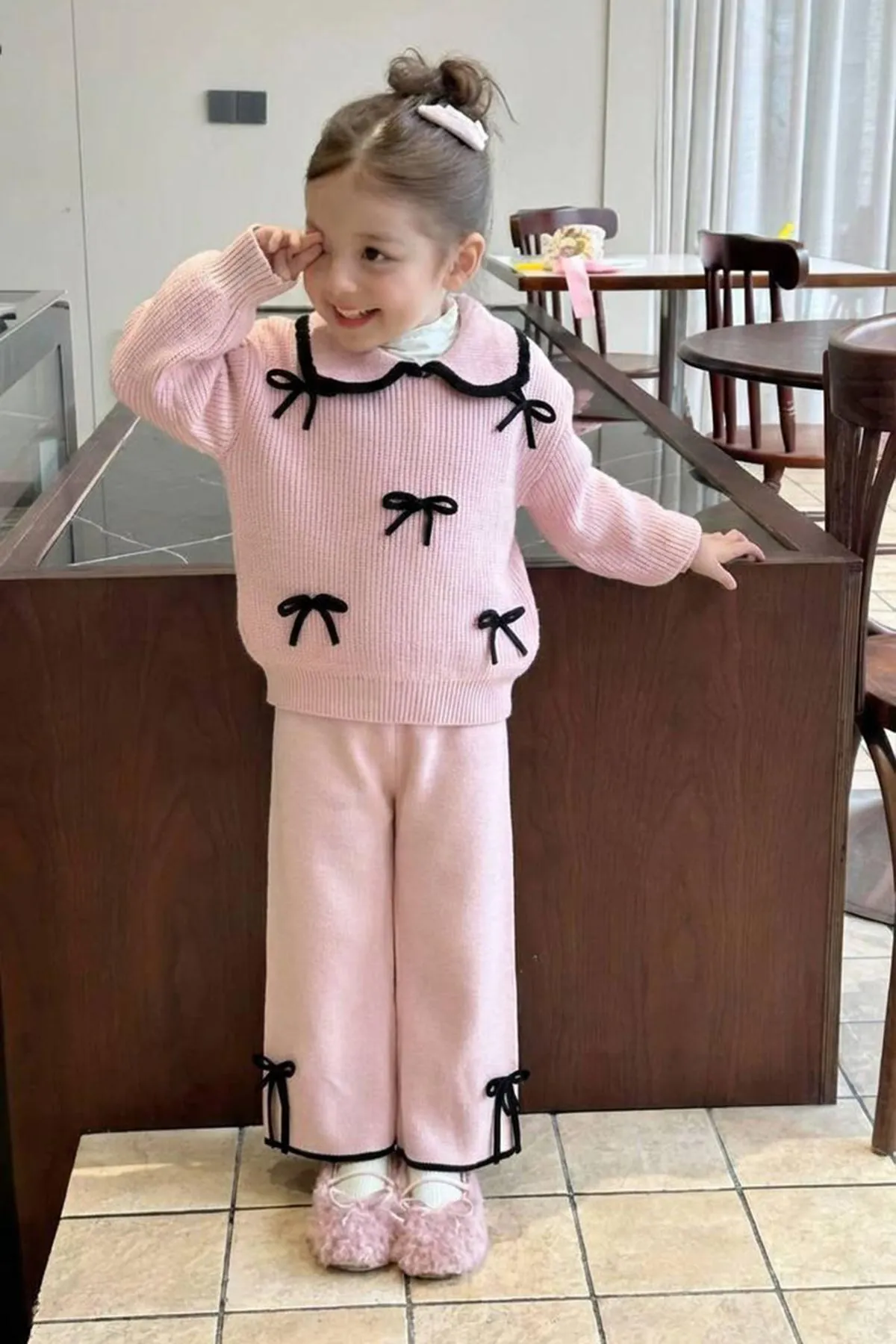 Miniğimin Cicileri Fiyonk Detaylı Triko Kazak ve Pantolon 2’li Kız Takımı - Pembe