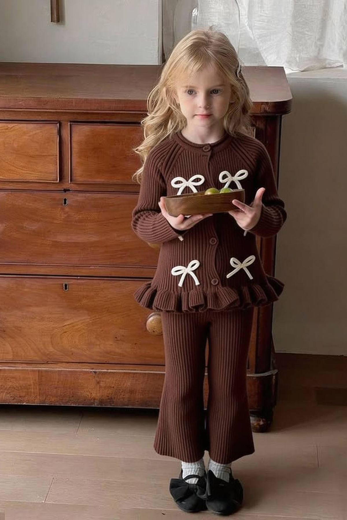 Miniğimin Cicileri Fiyonk Detaylı Fitilli Triko Hırka ve Pantolon 2’li Kız Takımı - Acı Kahve