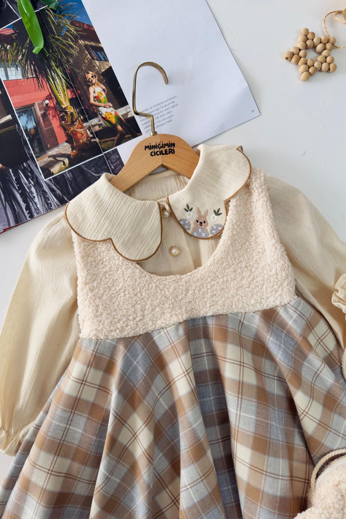 Miniğimin Cicileri Ekose Detaylı Elbise Yaka İşleme Detaylı Gömlekli Kız Çocuk 3 lü Takım - Bej