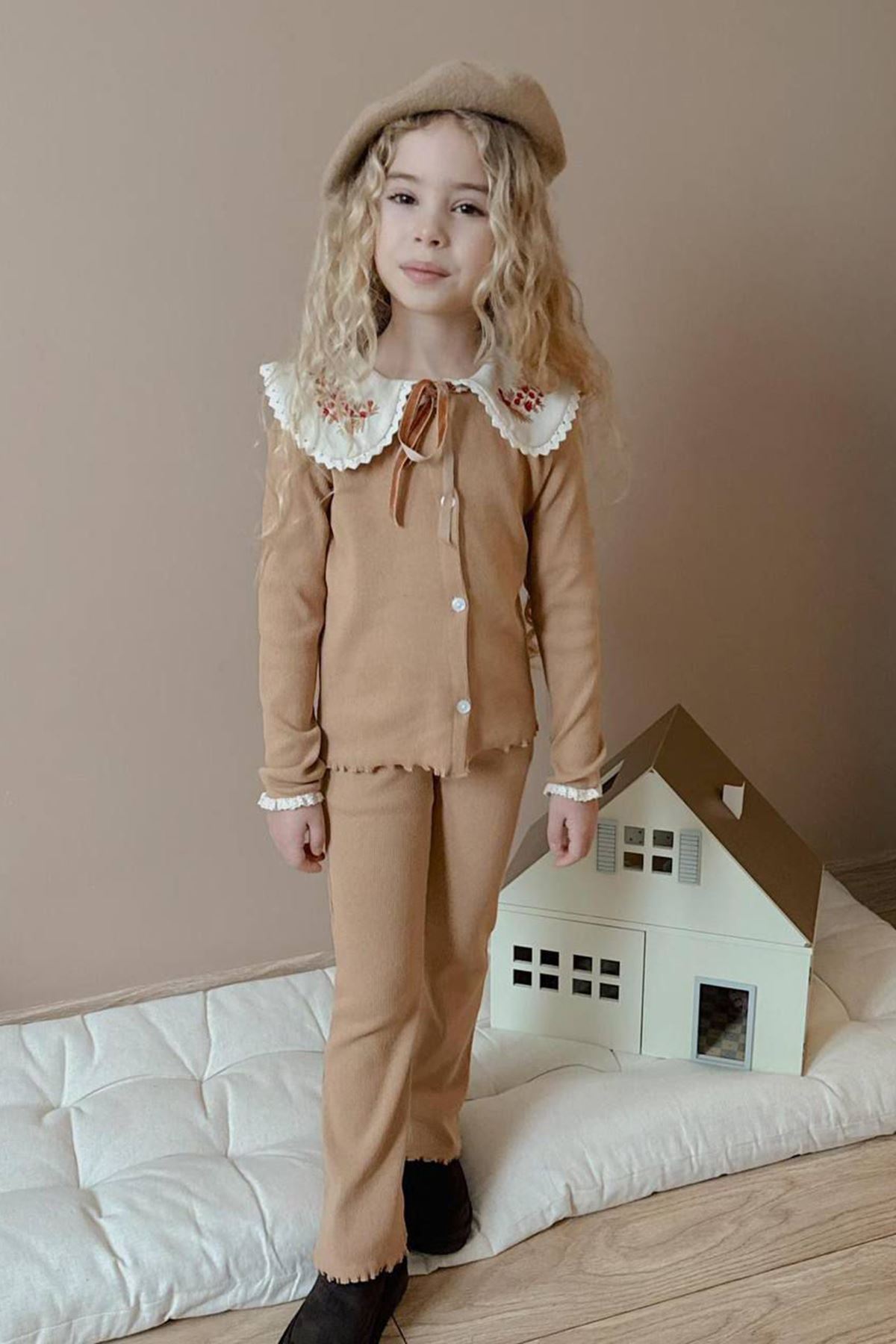 Miniğimin Cicileri Yaka İşleme Detaylı Esnek 2 li Kız Çocuk Takım - Açık Kahve