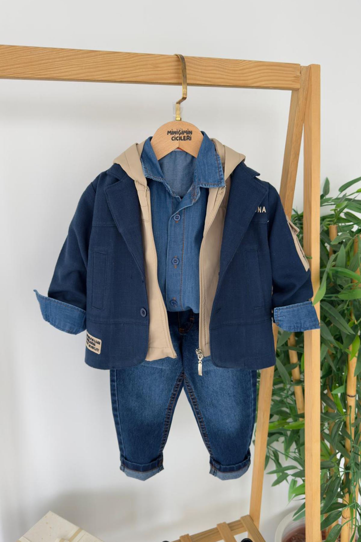 Miniğimin Cicileri Arizona İşleme Ceketli Kapüşonlu Yelekli 4 lü Erkek Çocuk Takım - Lacivert