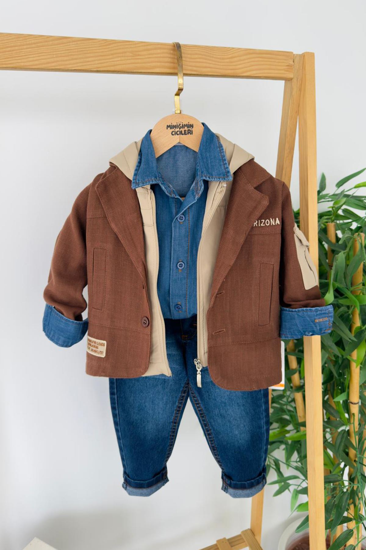 Miniğimin Cicileri Arizona İşleme Ceketli Kapüşonlu Yelekli 4 lü Erkek Çocuk Takım - Kahve
