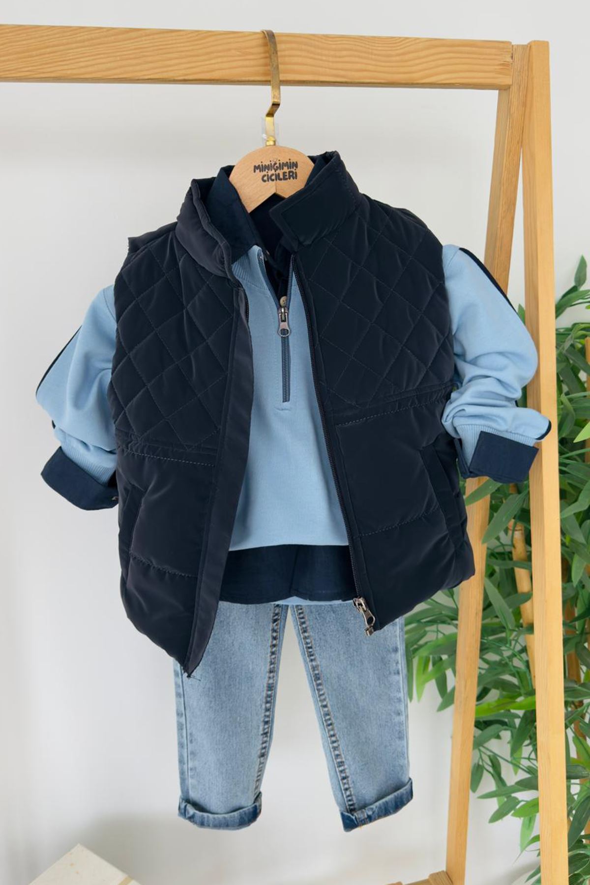 Miniğimin Cicileri Kapitone Şişme Yelekli Spor 4 lü Gömlekli Erkek Çocuk Takım - Lacivert