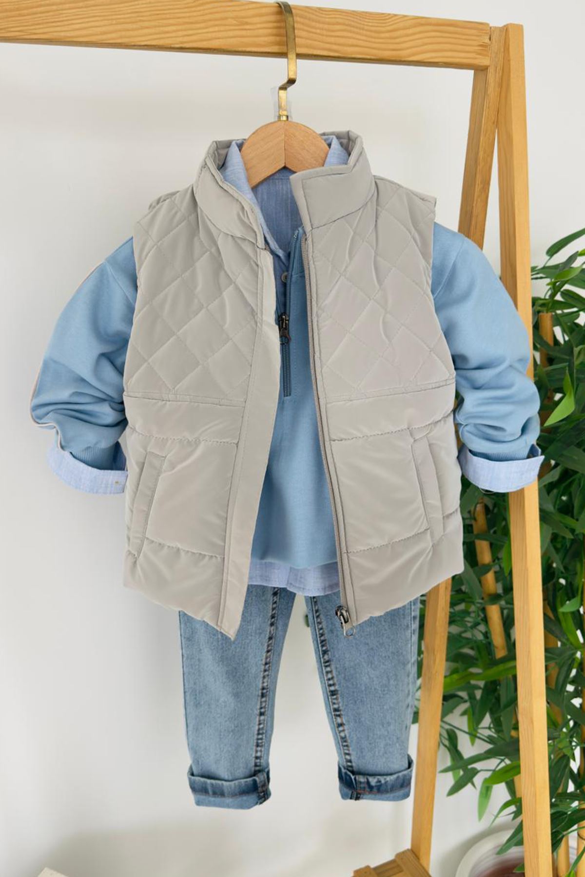 Miniğimin Cicileri Kapitone Şişme Yelekli Spor 4 lü Gömlekli Erkek Çocuk Takım - Duman