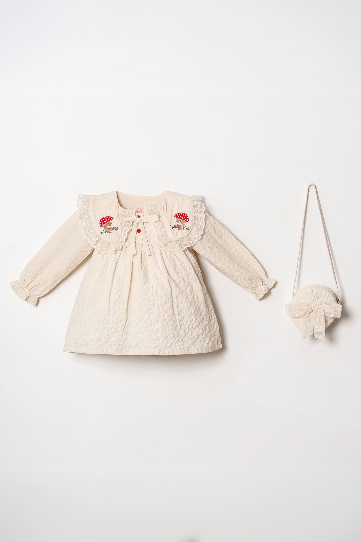 Miniğimin Cicileri Mantar Nakışlı Çantalı Kız Bebek Elbise 2’li Takım (1–4 Yaş) - Krem