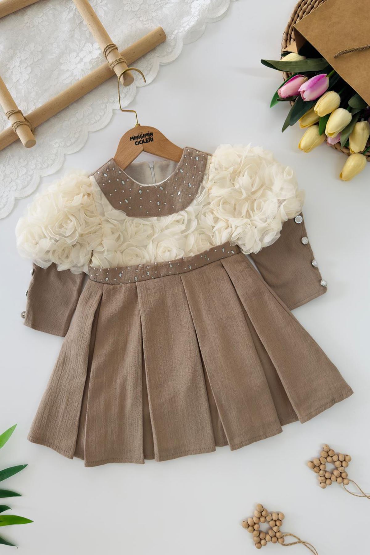 Miniğimin Cicileri Tül Gül Detaylı Taş İşlemeli Kemerli Kız Çocuk Elbise - Kahve