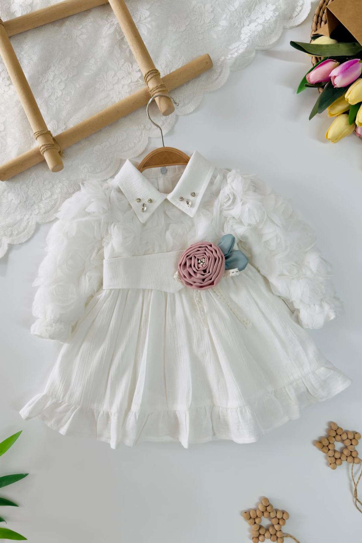 Miniğimin Cicileri Çiçek Aplikeli Taş İşleme Yakalı Kız Çocuk Elbise - Beyaz