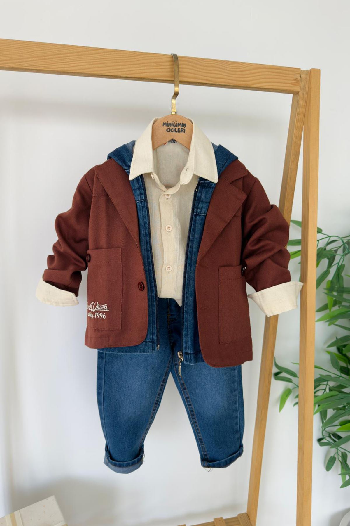 Miniğimin Cicileri Kot Yelekli Ceketli Erkek Çocuk 4 lü Takım - Çikolata