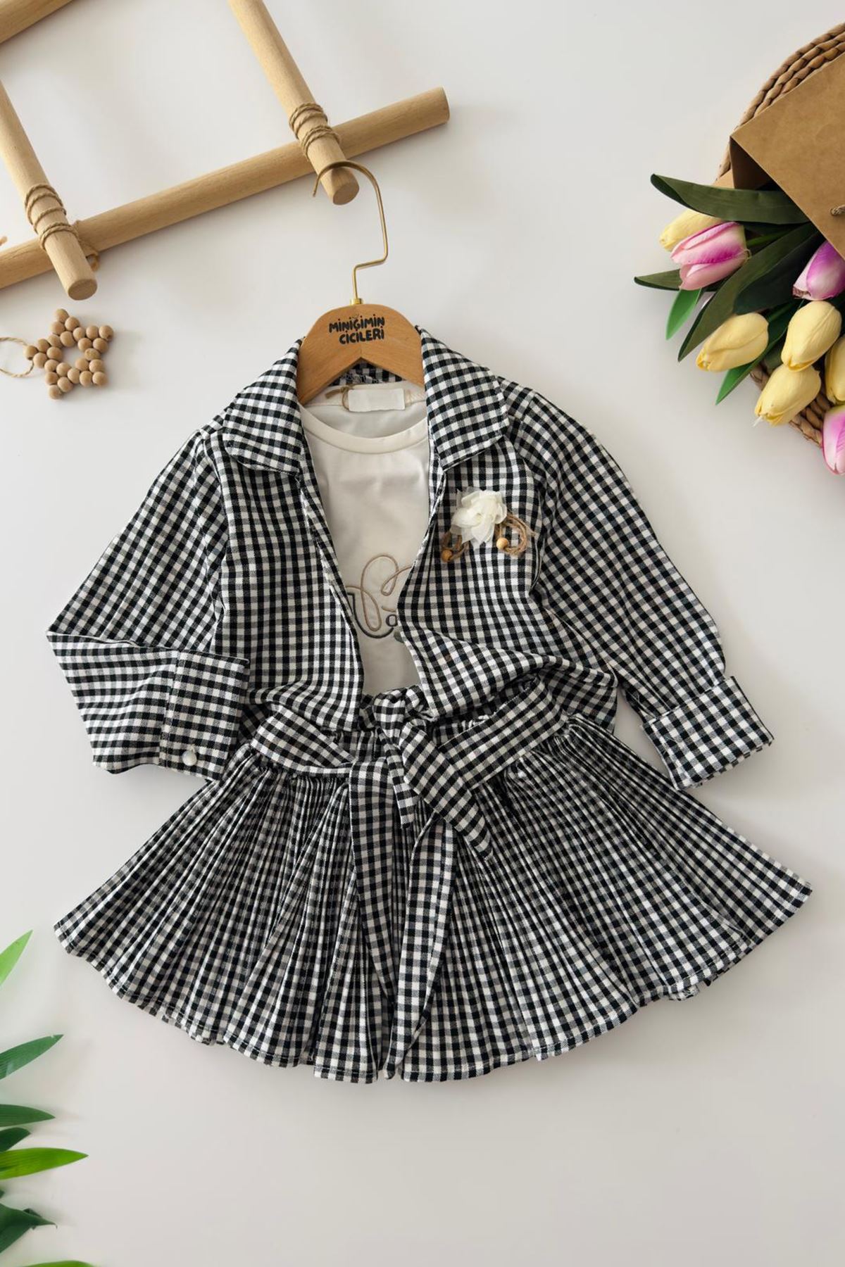 Miniğimin Cicileri Ekose Desenli Çiçek Broş Detaylı Gömlekli 3’lü Kız Çocuk Etek Takım - Siyah