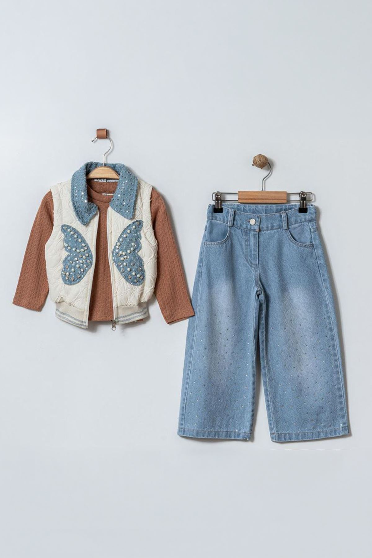 Miniğimin Cicileri (3-6 yaş) İnci Detaylı Kelebek Aplikeli Kapitone Yelekli 3’lü Kız Çocuk Kot Takım - Kahverengi