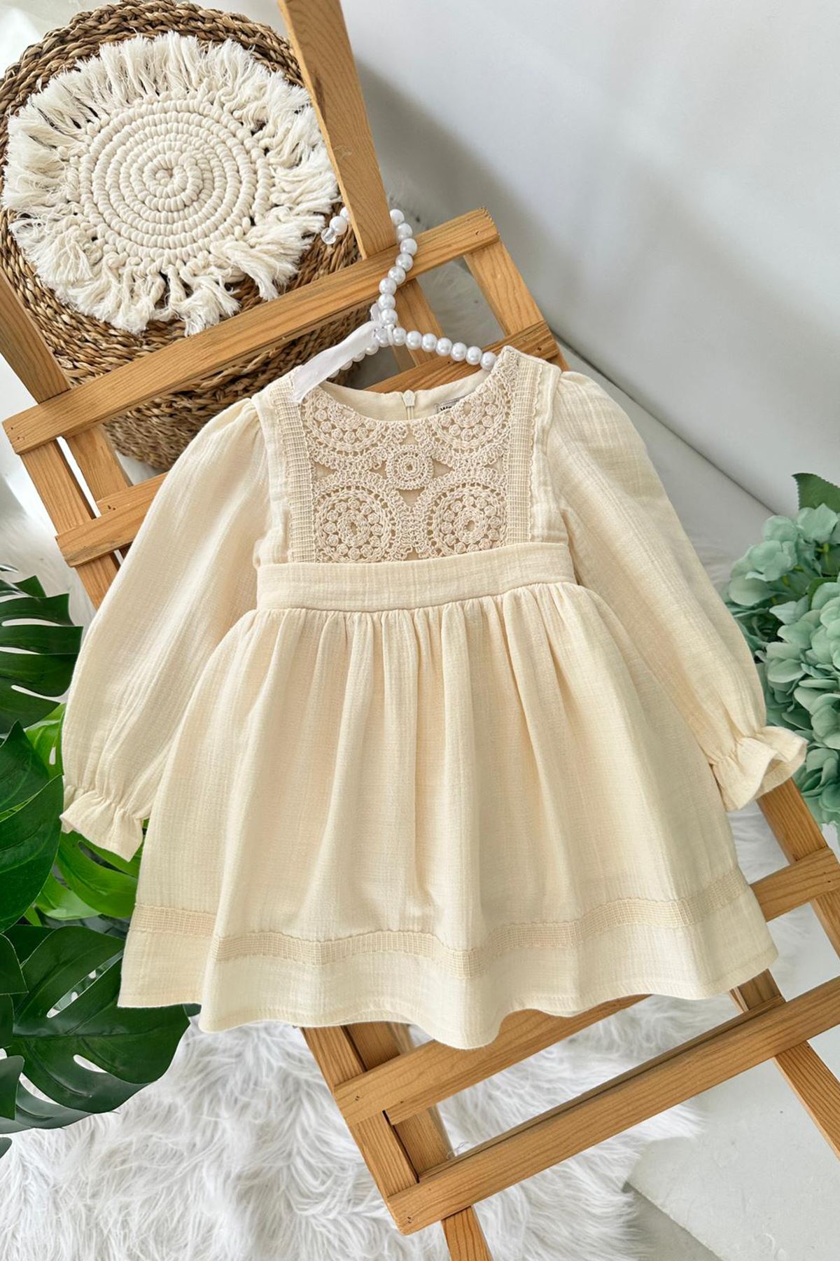 Miniğimin Cicileri (9-24 Ay) Dantel Detaylı Fırfır Kollu Kız Bebek Elbise - Krem