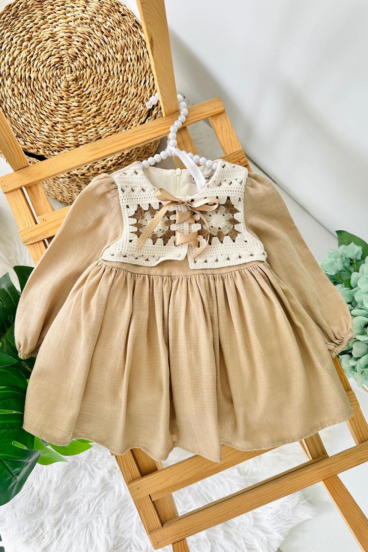 Miniğimin Cicileri (9-24 Ay) Vintage Nakışlı Yaka Detaylı Fiyonklu Kız Bebek Elbise - Camel