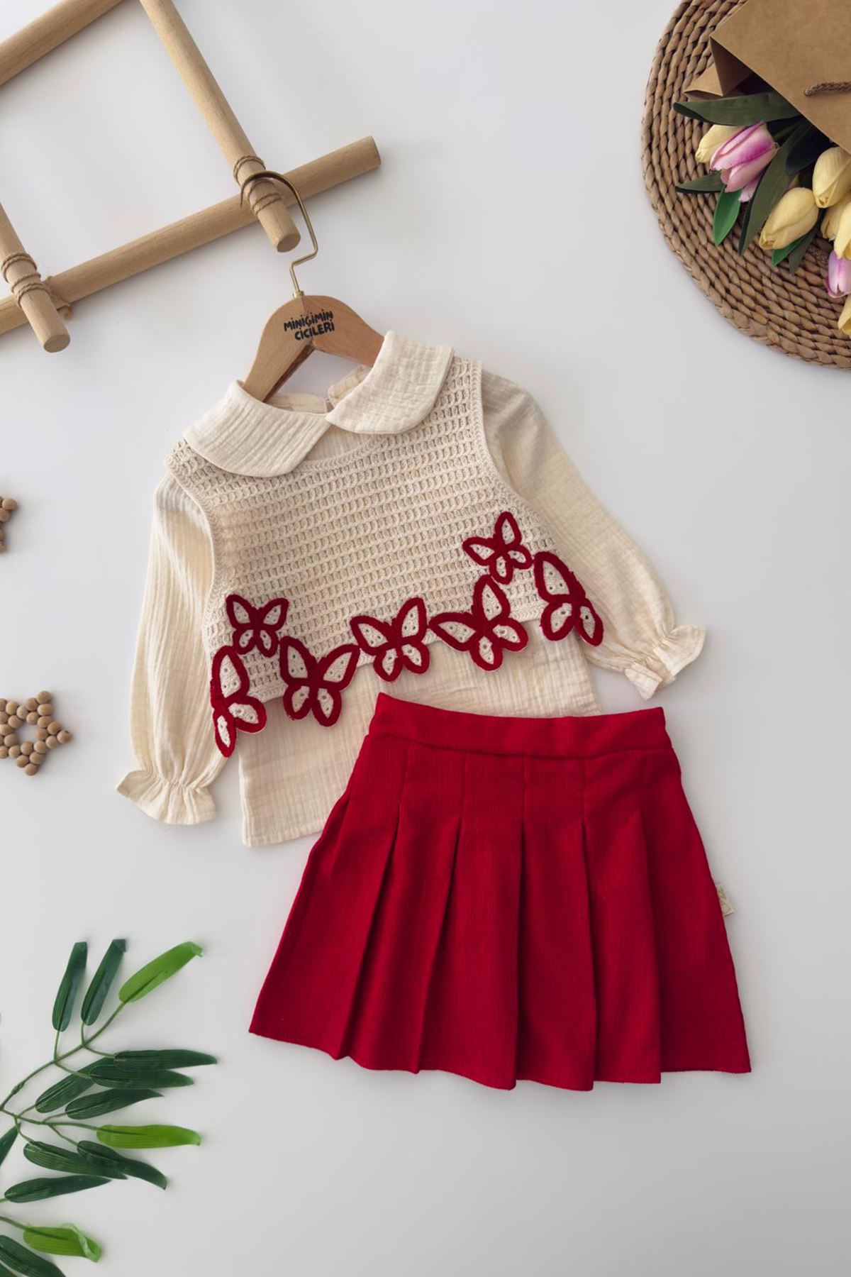 Miniğimin Cicileri Kelebek Detaylı Örgü Süveterli Kadife Etekli Kız Çocuk 3 lü Takım - Kırmızı