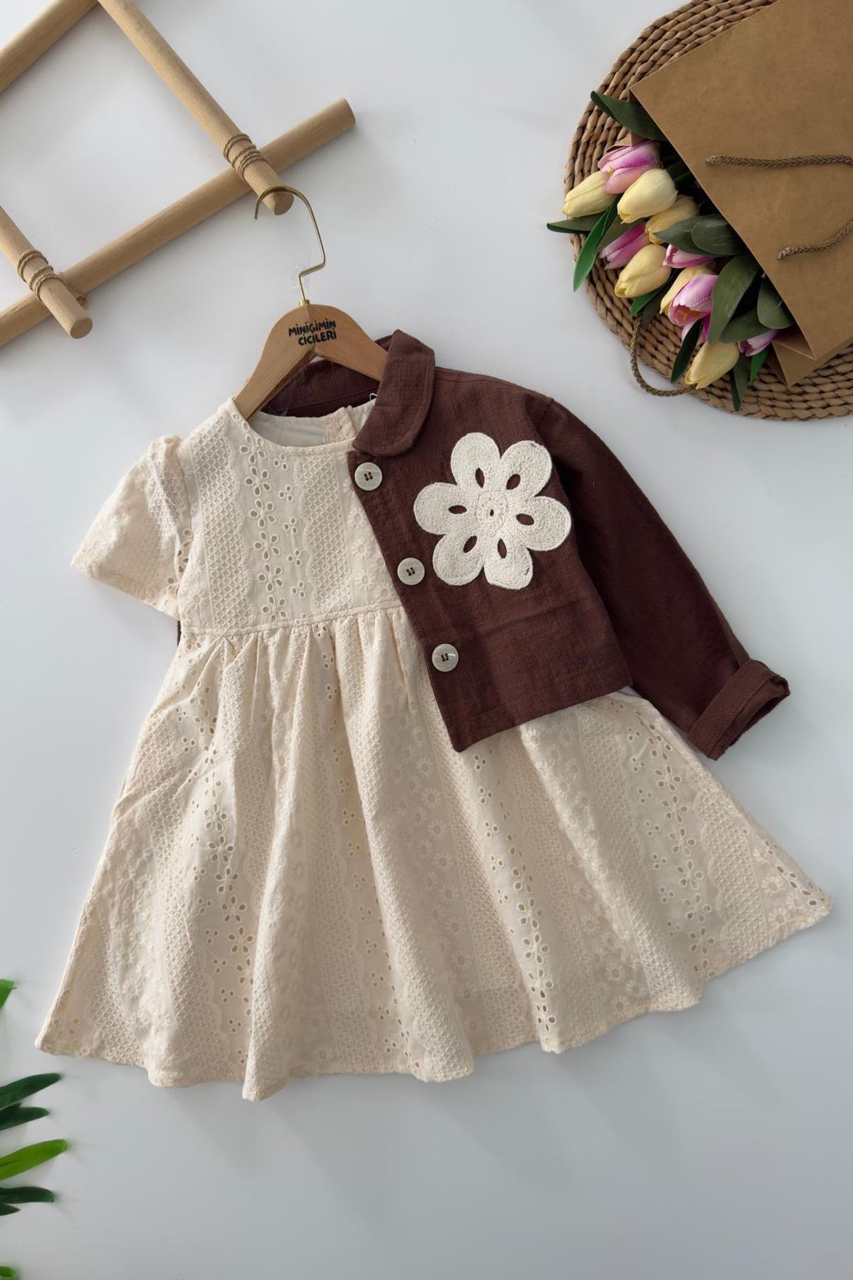 Miniğimin Cicileri Çiçek Aplikeli Ceketli Fisto Elbiseli Kız Çocuk 2'li Takım - Kahverengi