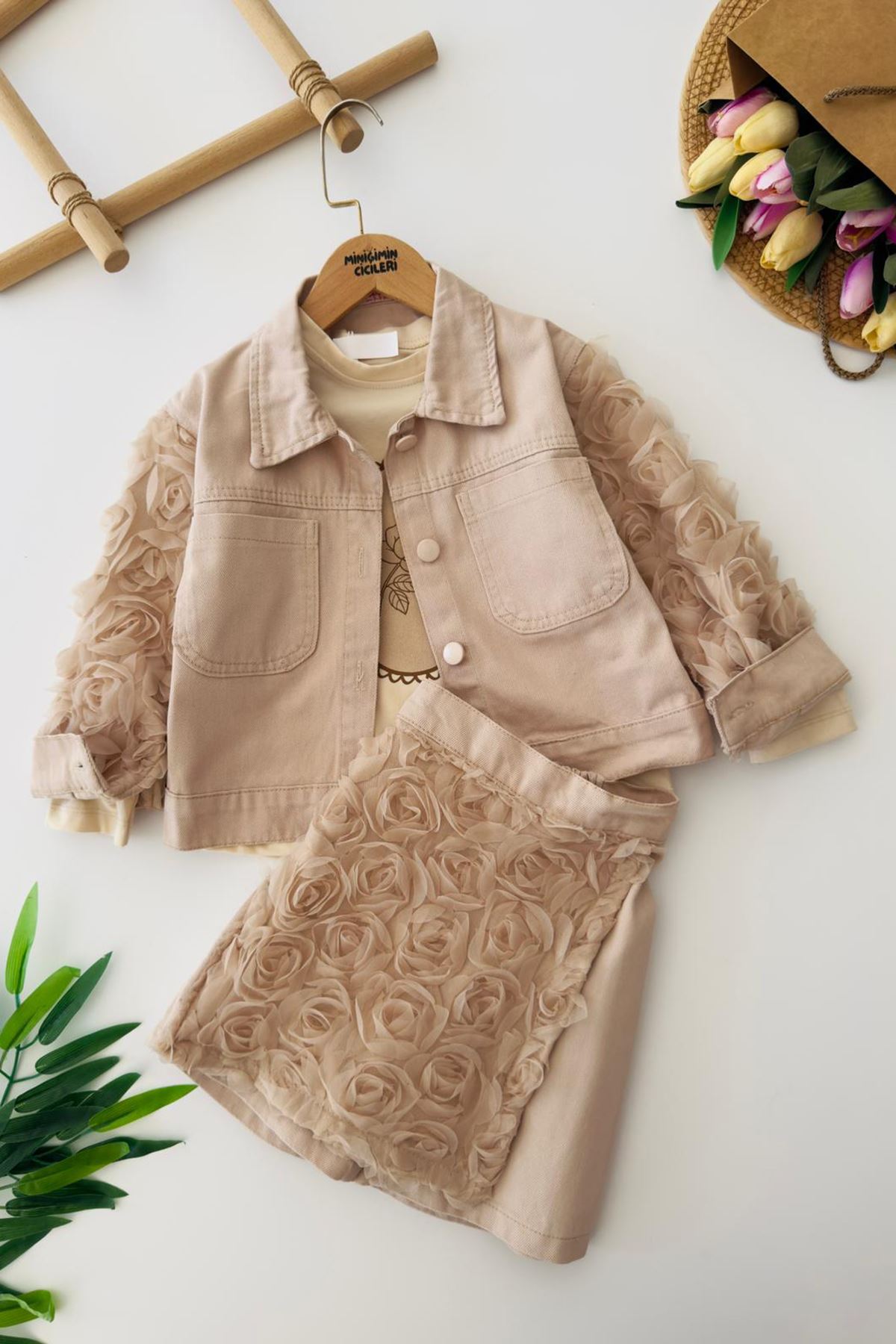 Miniğimin Cicileri Gül Aplike Detaylı Ceketli Kız Çocuk 3 lü Takım - Bej