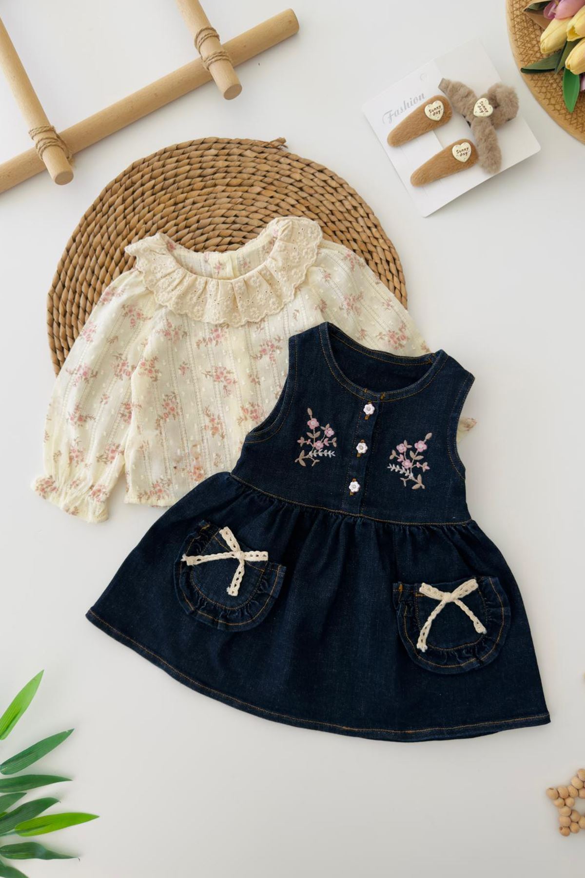 Miniğimin Cicileri Çiçek Nakışlı Kot Jileli Fırfır Yaka Kız Bebek Elbise Takım - Lacivert