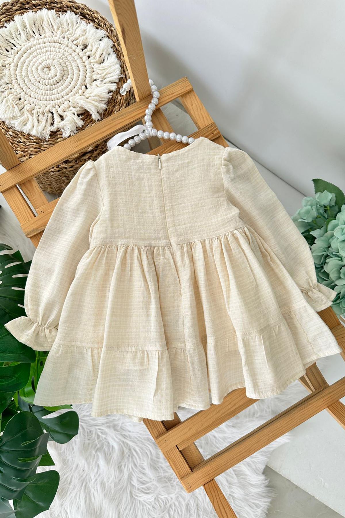 Miniğimin Cicileri (9-24 Ay) Çiçek Aplikeli Düğme Detaylı Kız Bebek Pamuklu Elbise - Bej