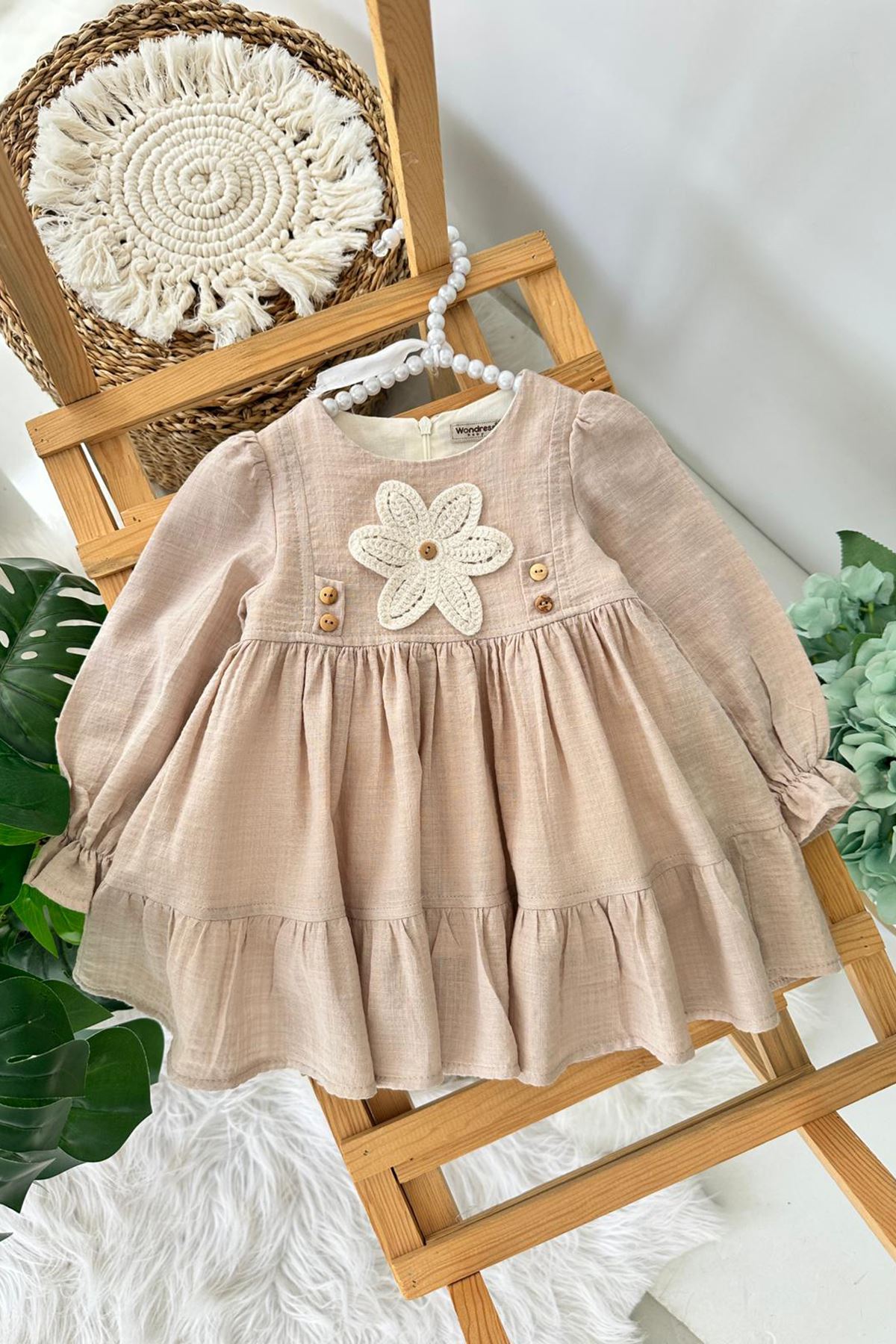 Miniğimin Cicileri (9-24 Ay) Çiçek Aplikeli Düğme Detaylı Kız Bebek Pamuklu Elbise - Pudra