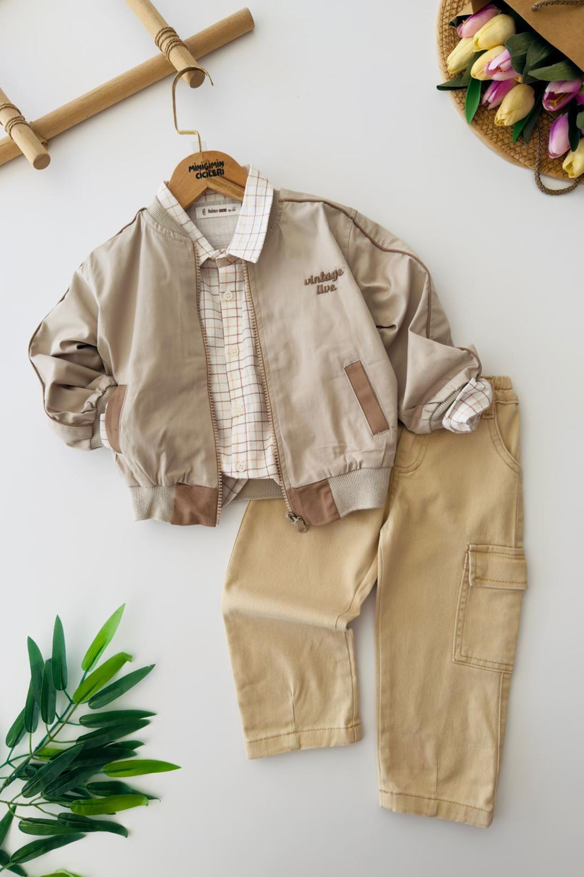 Miniğimin Cicileri Vintage Live Baskılı Bomber Ceketli Ekose Gömlekli Erkek Çocuk 3’lü Takım - Bej