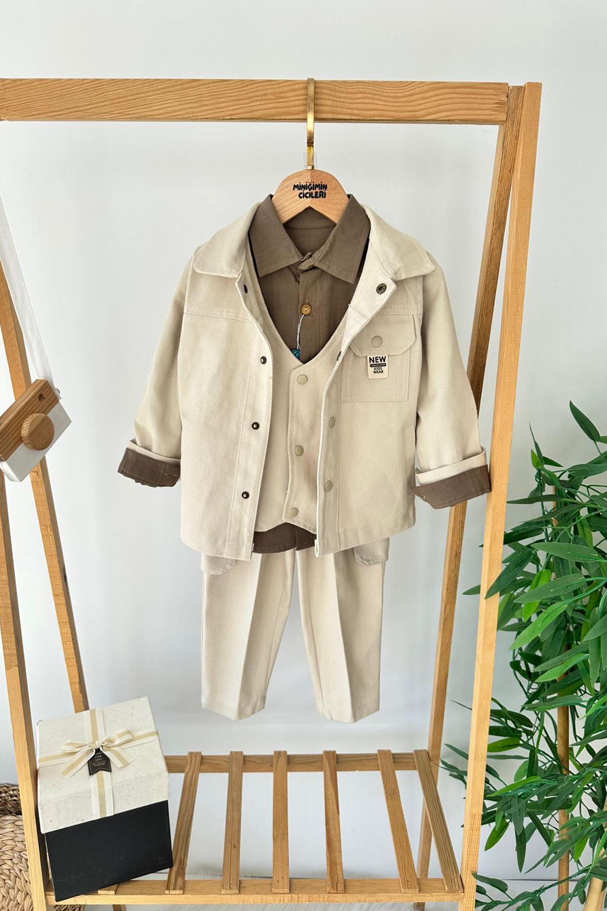 Miniğimin Cicileri NEW Armalı Gabardin Yelek ve Ceketli Gömlekli Erkek Çocuk 4’lü Takım - Taş