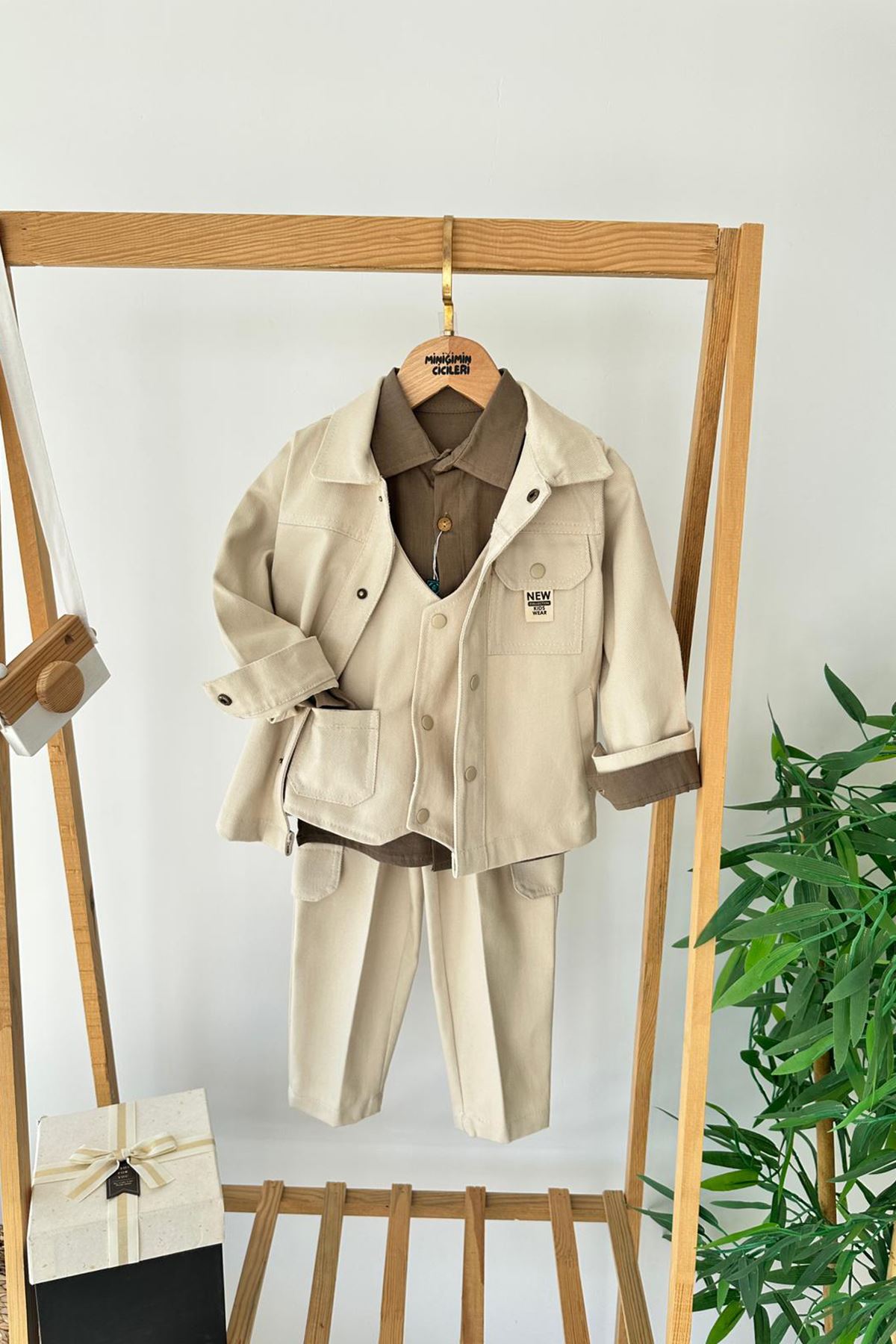 Miniğimin Cicileri NEW Armalı Gabardin Yelek ve Ceketli Gömlekli Erkek Çocuk 4’lü Takım - Taş