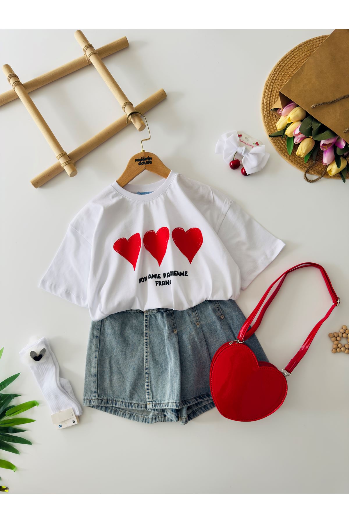 Miniğimin Cicileri Kalp Baskılı Kot Şort Etekli Kız Çocuk Oversize 2 li Takım - Beyaz