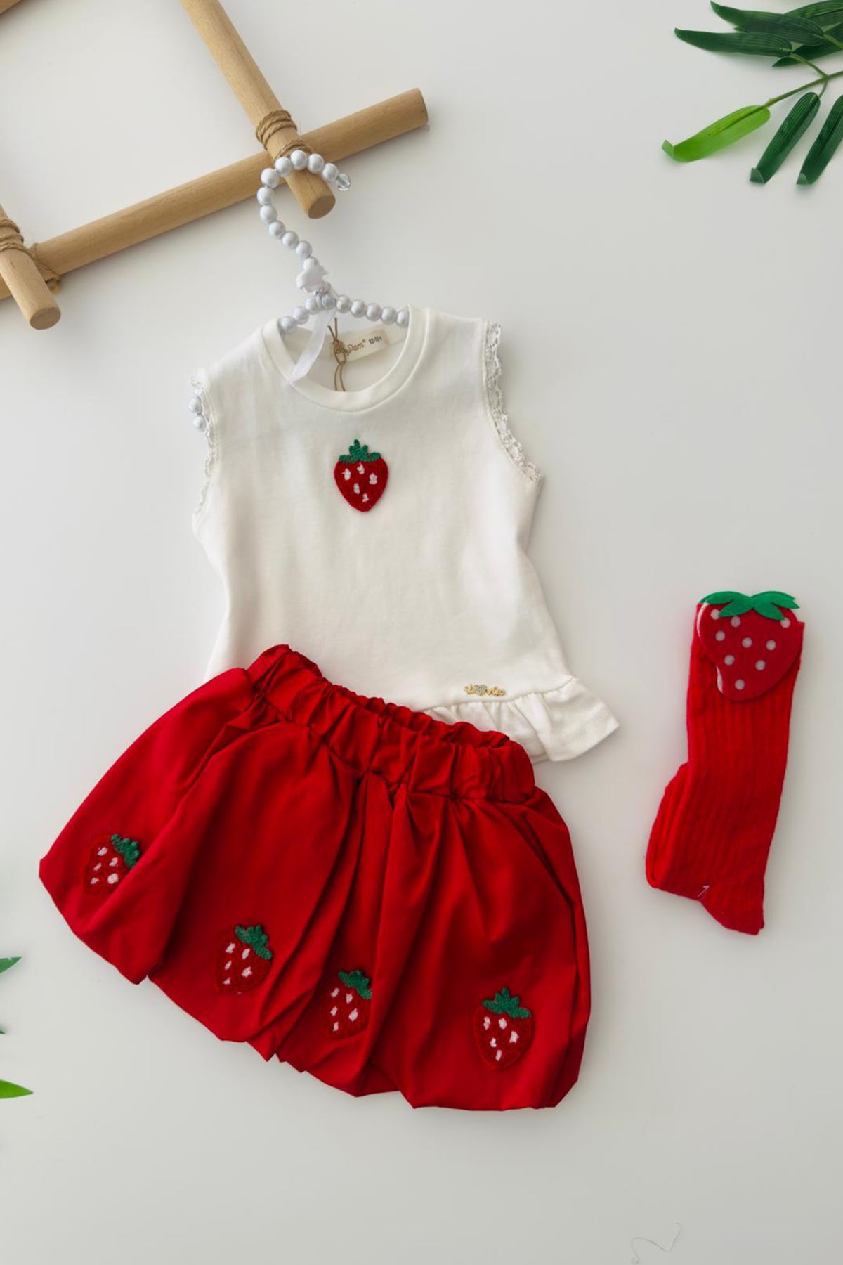 Miniğimin Cicileri Çilek Detaylı Balon Etekli Kız Bebek 2 li Takım - Kırmızı