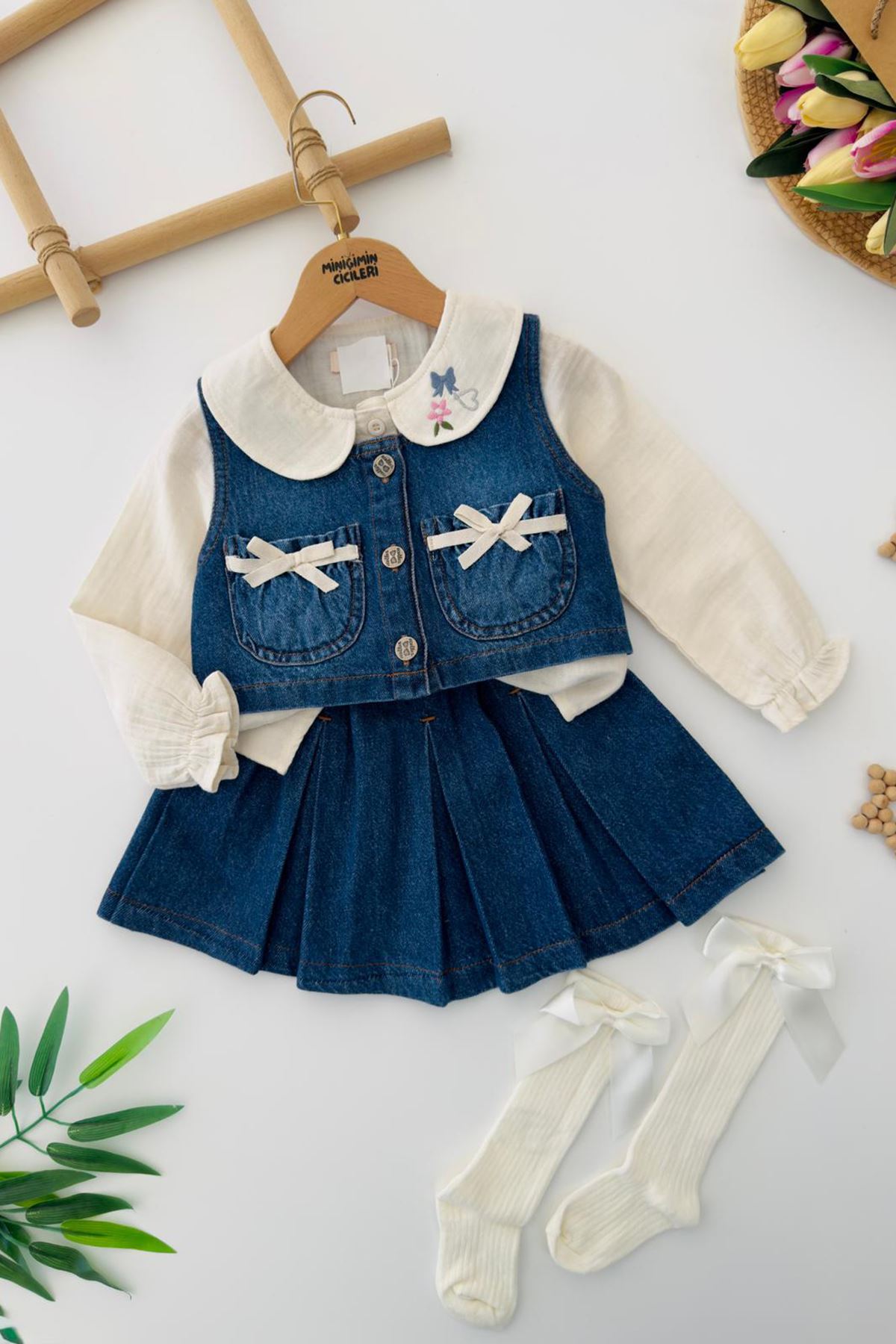Miniğimin Cicileri Yaka Nakış Detaylı Pamuk Gömlekli Kot Cepkenli Kız Çocuk 3 lü Takım - Krem