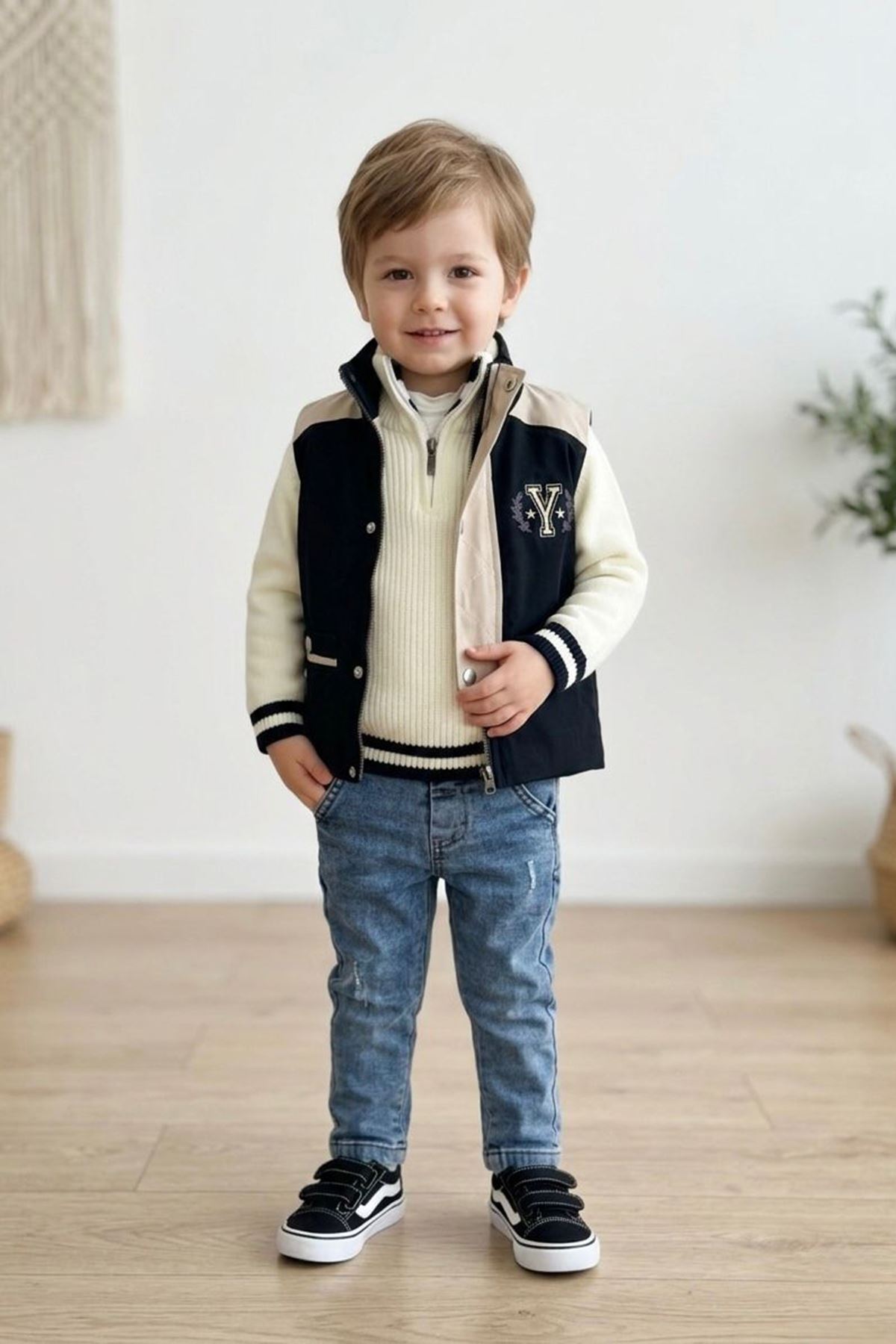 Miniğimin Cicileri Y Nakış Detaylı Kapitone Yelekli Triko Kazaklı Erkek Çocuk 4 Lü Kombin - Lacivert