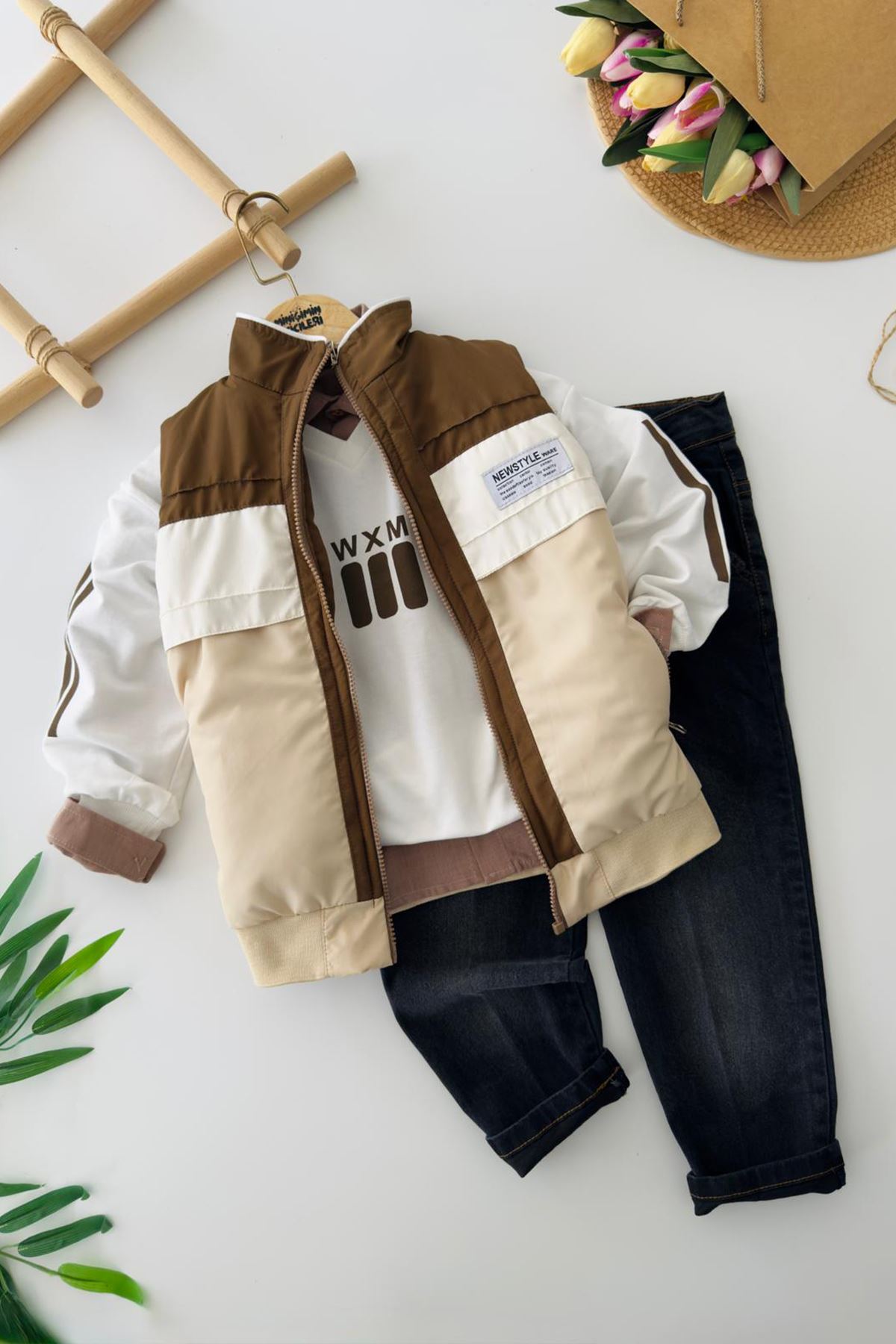 Miniğimin Cicileri Newstyle Kapitone Şişme Yelekli Sweatshirtlü Erkek Çocuk 4’lü Kombin Takım - Bej