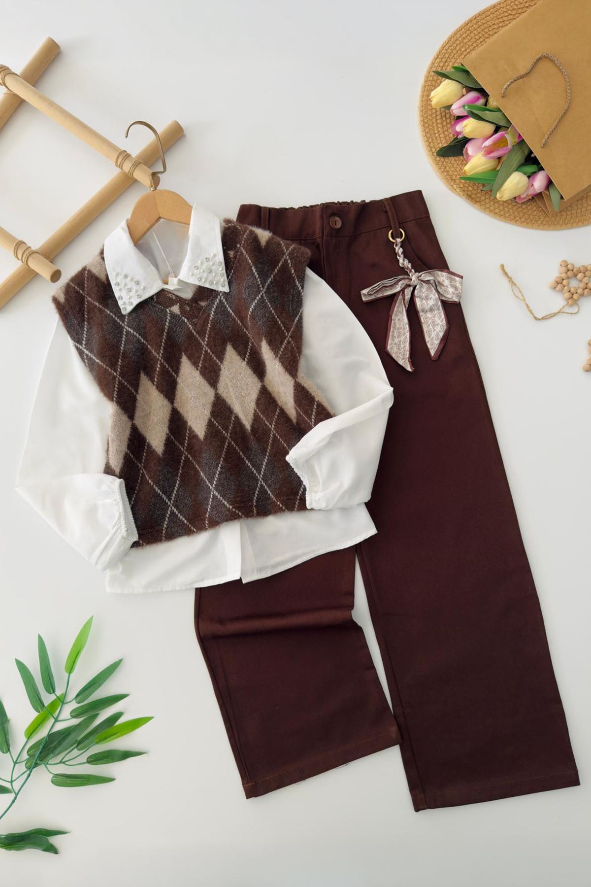 Miniğimin Cicileri İnci Yaka Detaylı Baklava Desen Süveterli Gömlekli Kız Çocuk 3 lü Takım - Acı Kahve