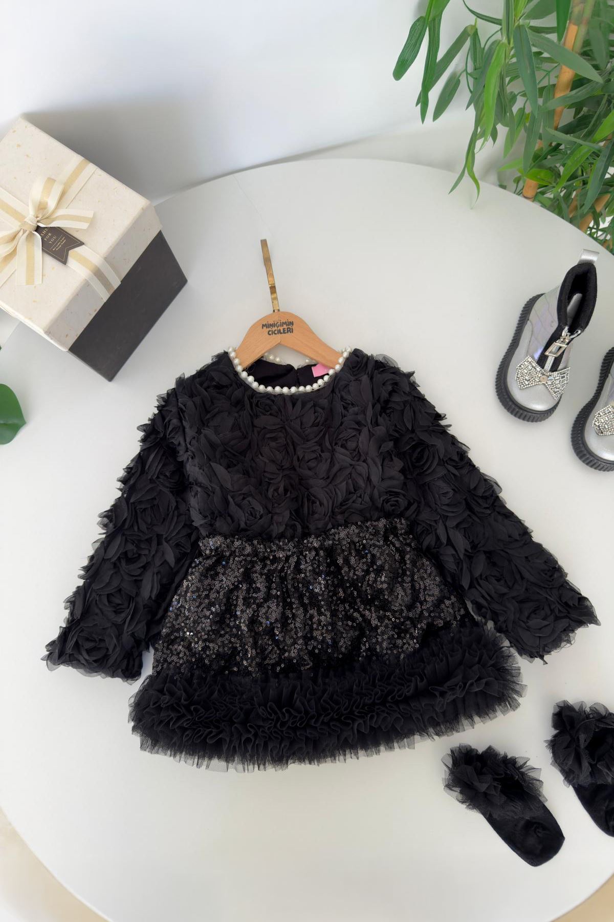 Miniğimin Cicileri Payet Etekli Gül Detaylı Kız Çocuk 2 li Takım - Siyah